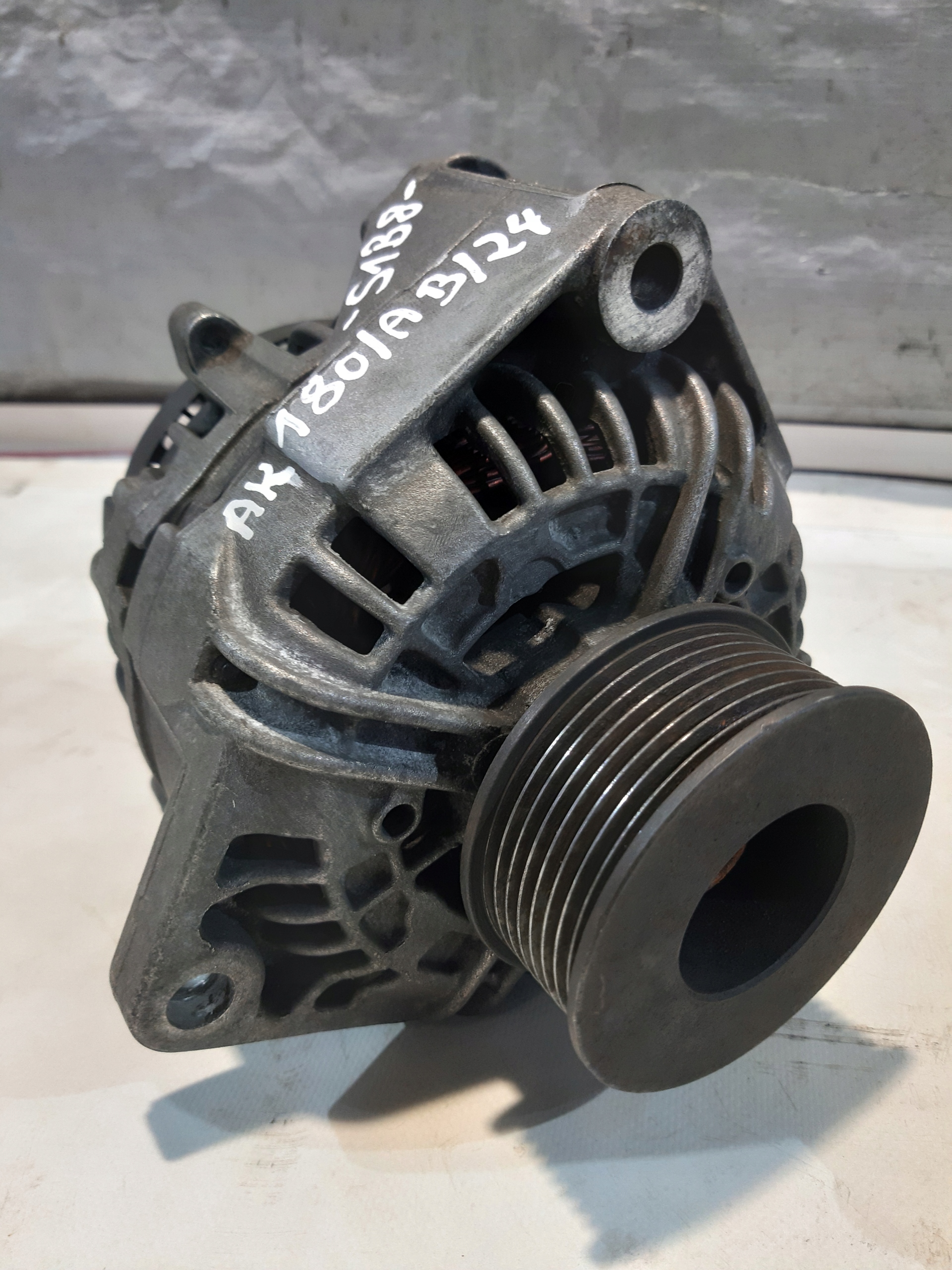 Alternator Bosch 0 124 655 039 28V 40-100A