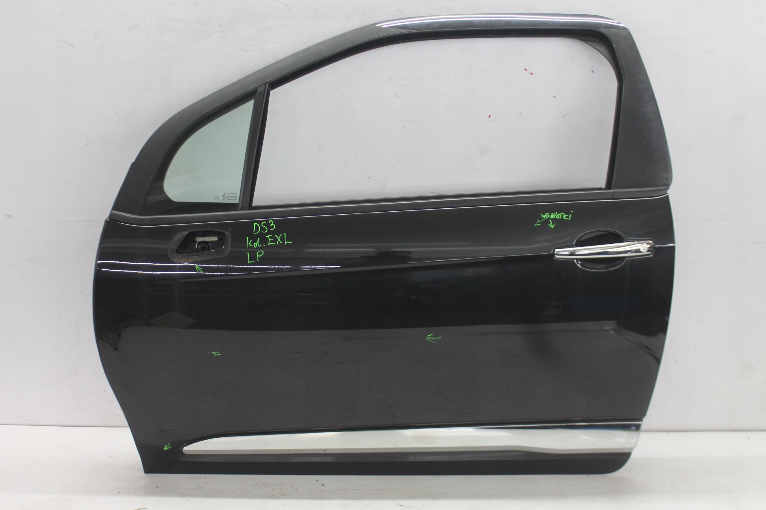 dveře levý předek CITROEN DS3 EXL 10-16