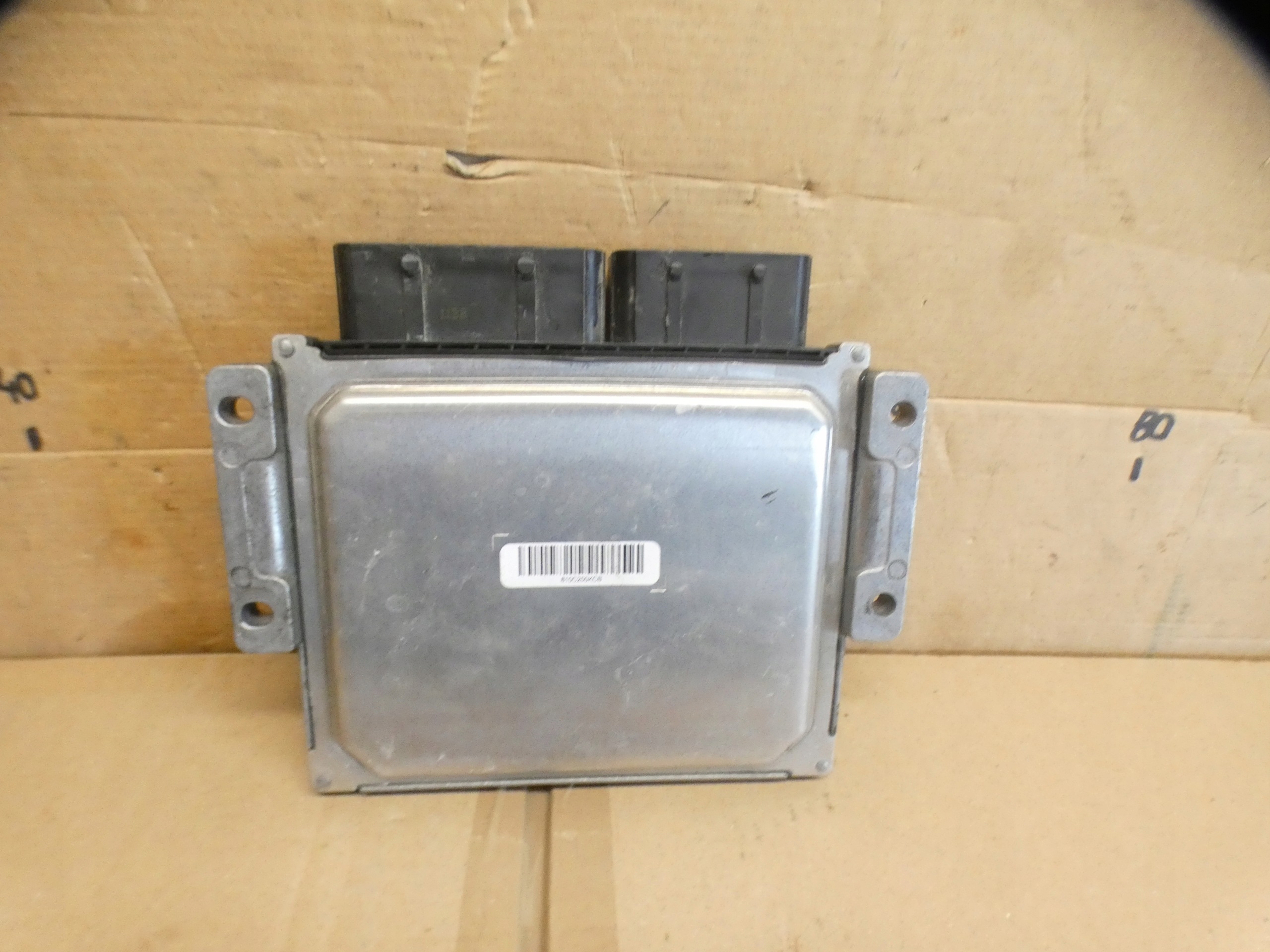 computer control unit of the engine Citroen DS7 2.0 HDi 9827973880