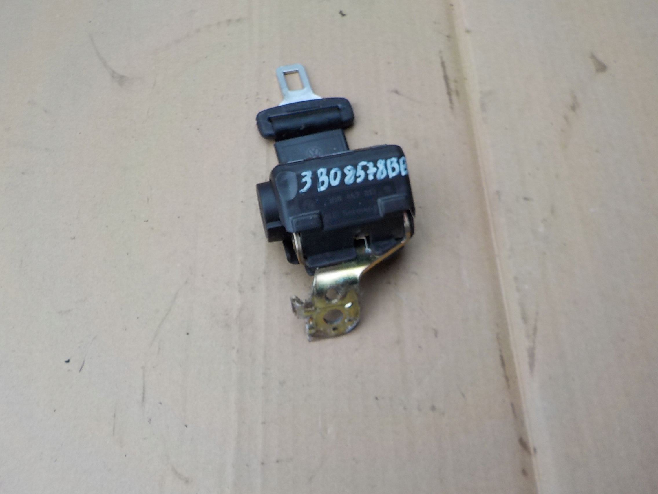Gurten Sicherheits heck vw passat b5 3B0857813B