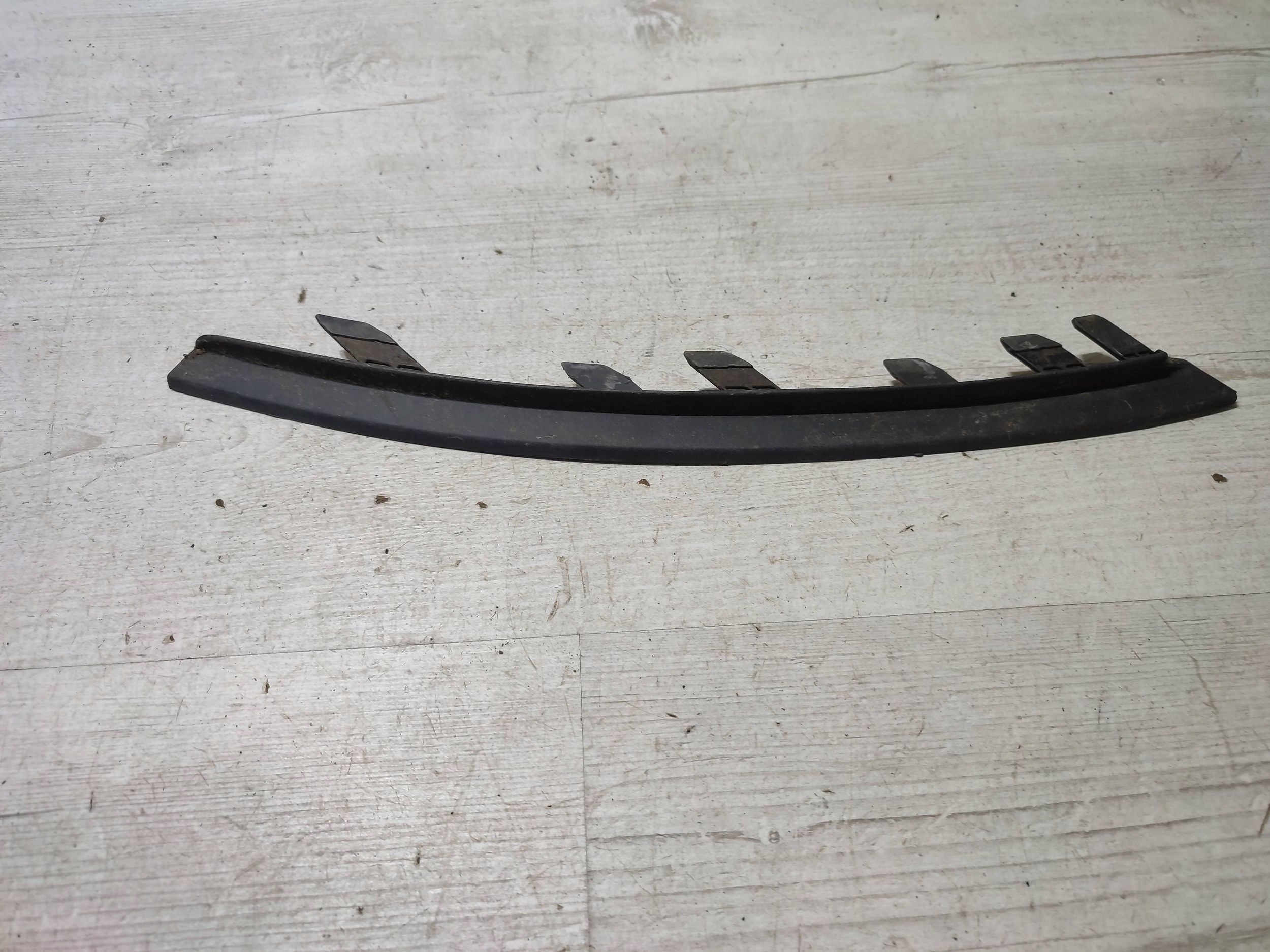 Opel Corsa E 2018 left side moulding of a bumper