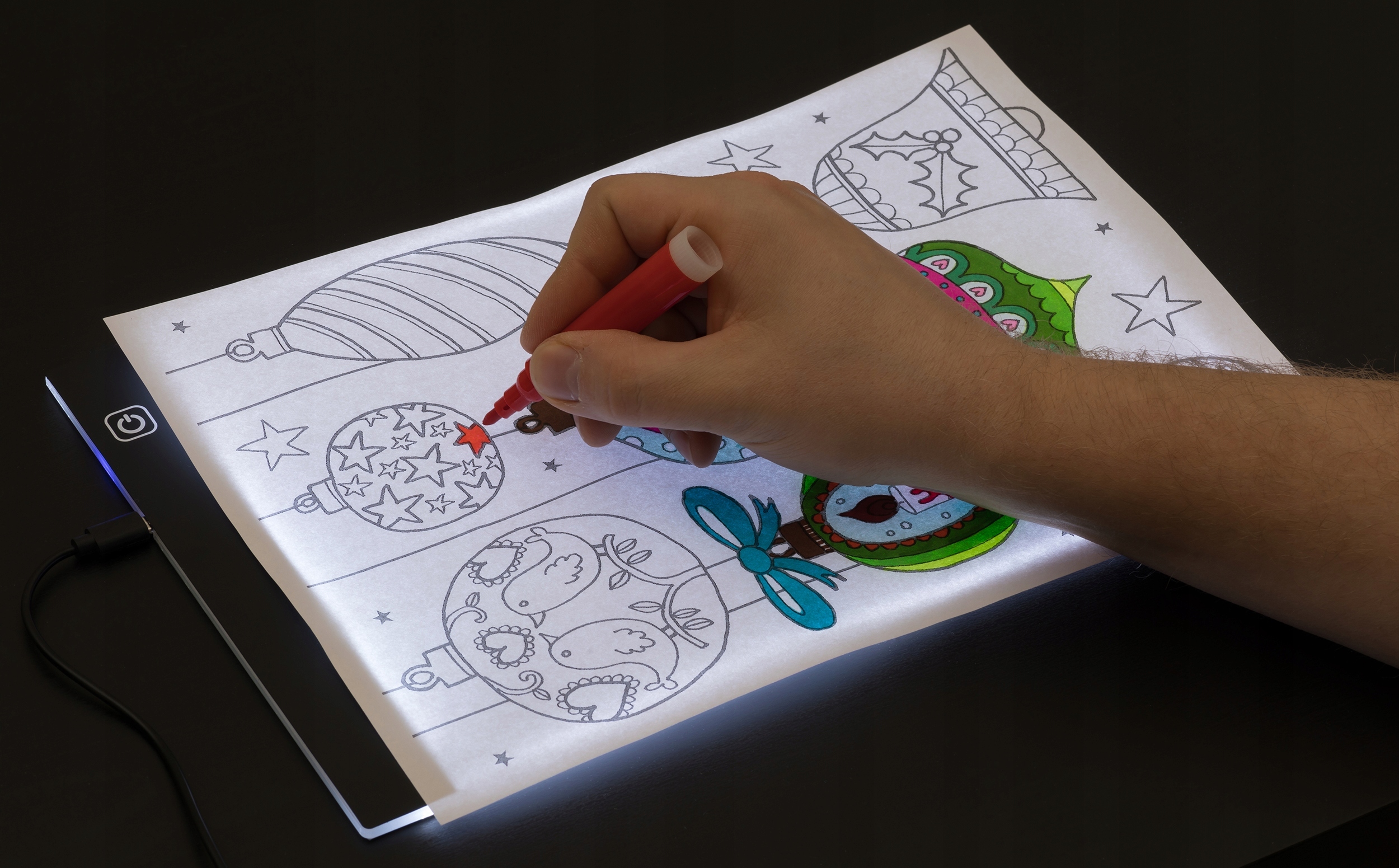 DESKA KREŚLARSKA LED PODŚWIETLNA TABLICA DO RYSOWANIA KALKA A4 PREZENT Marka Retoo