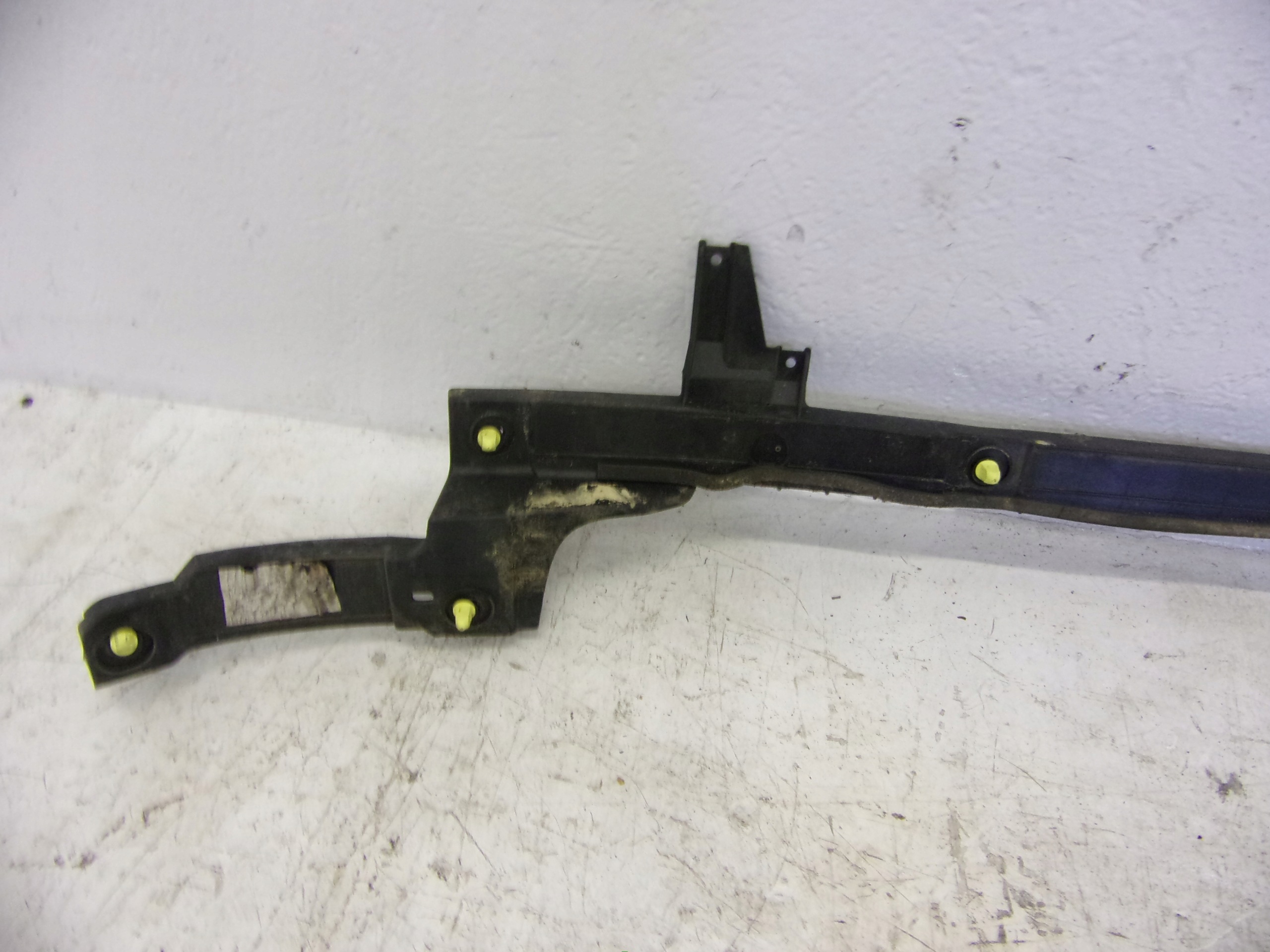 bumper bracket central rear part VOLKSWAGEN PHAETON