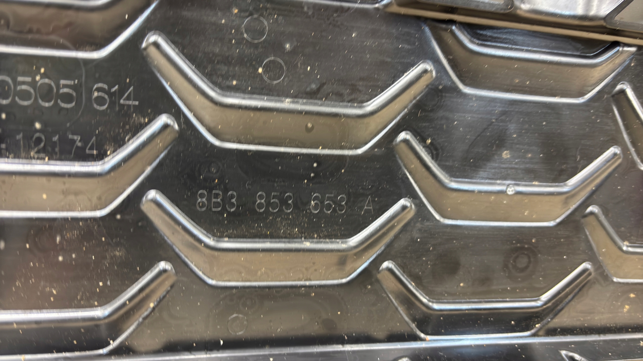 Audi A4 8B3 Kühlergrill FRONTGRILL Kühlergitter 8B3853653A0 - Thumbnail 4