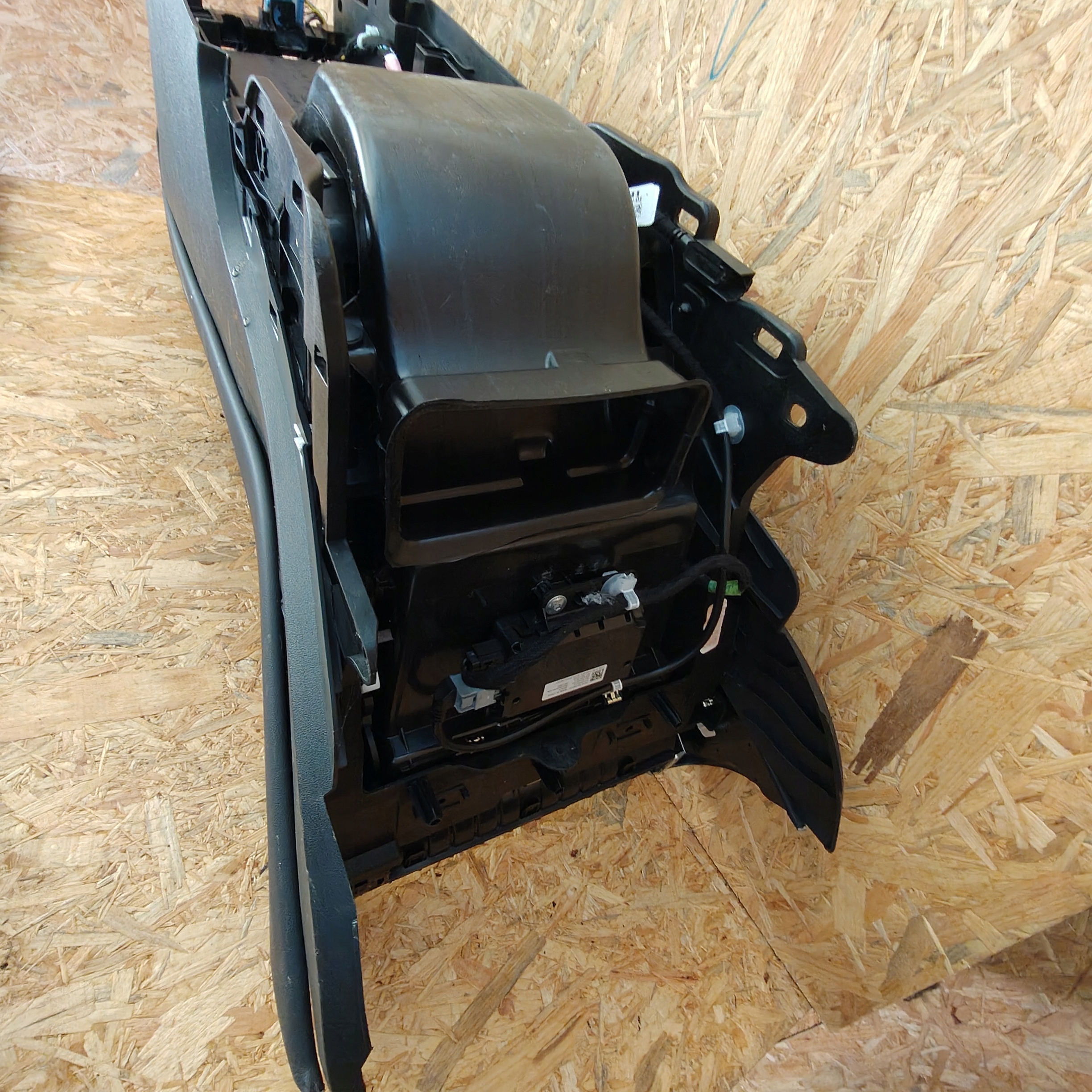 TUNEL central armrest TESLA 3 MODEL 3 1137427-00