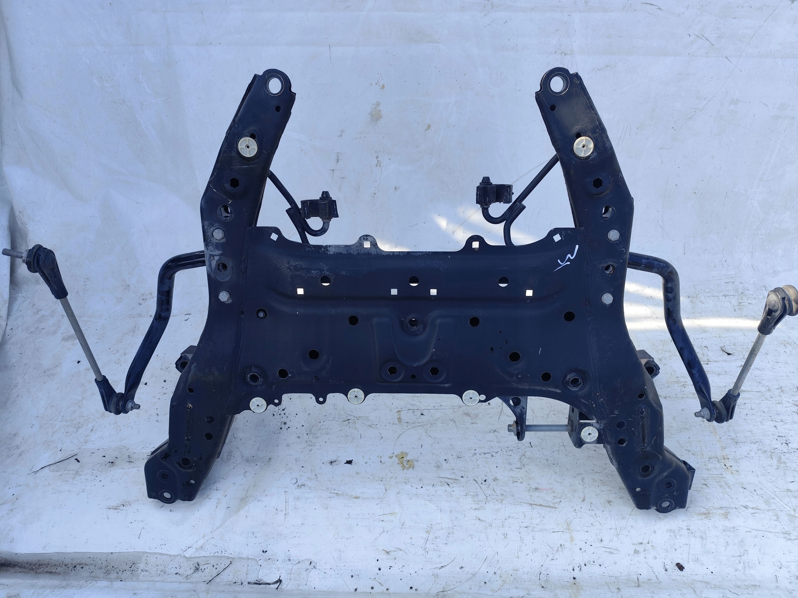 BMW X1 F48 subframe axle beam