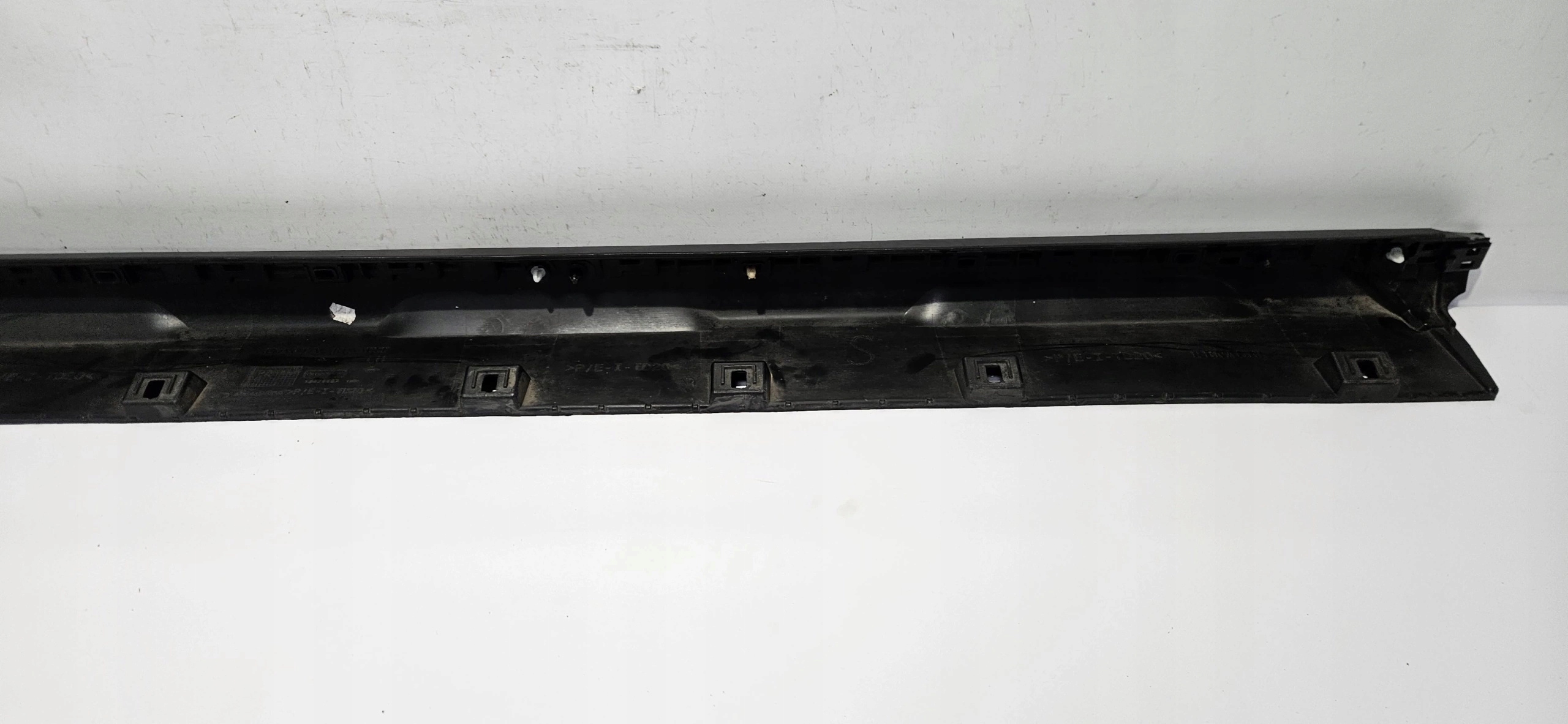 moulding threshold threshold left DACIA DUSTER II 17- original 768519302R