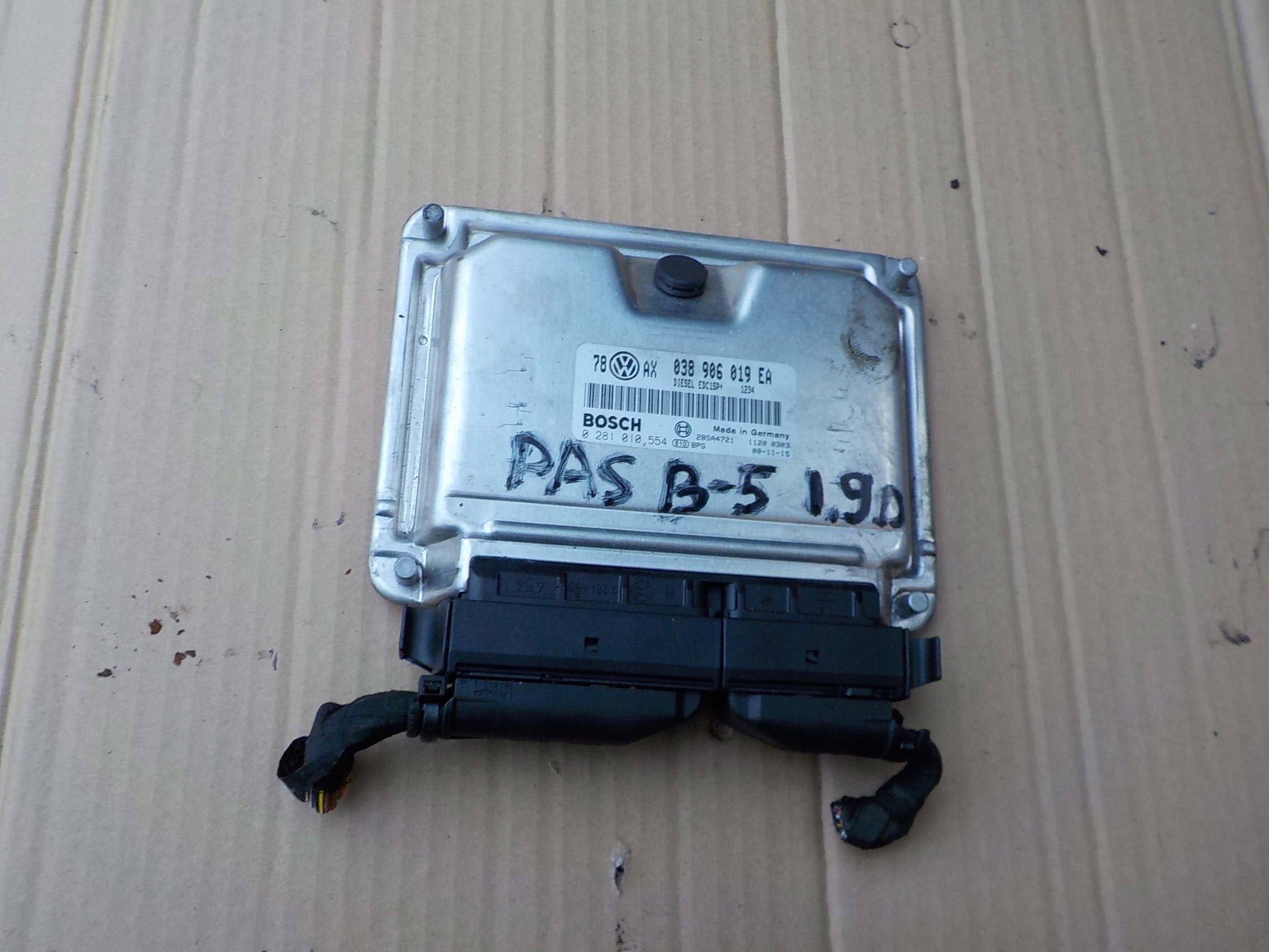 control unit of the engine vw passat b5 1,9 tdi 038906019EA