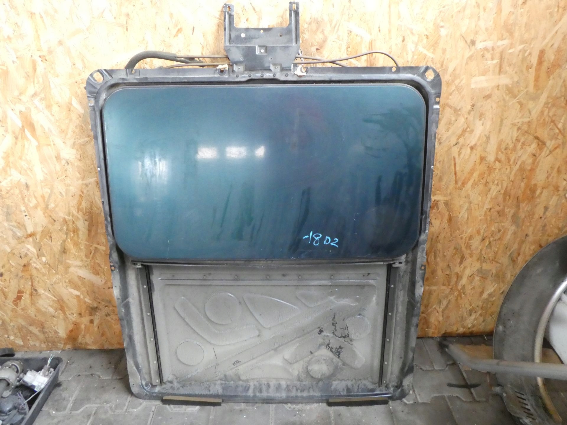 ЛЮК ПАНОРАМА ЕЛЕКТРОДВИГУН AUDI A8 D2