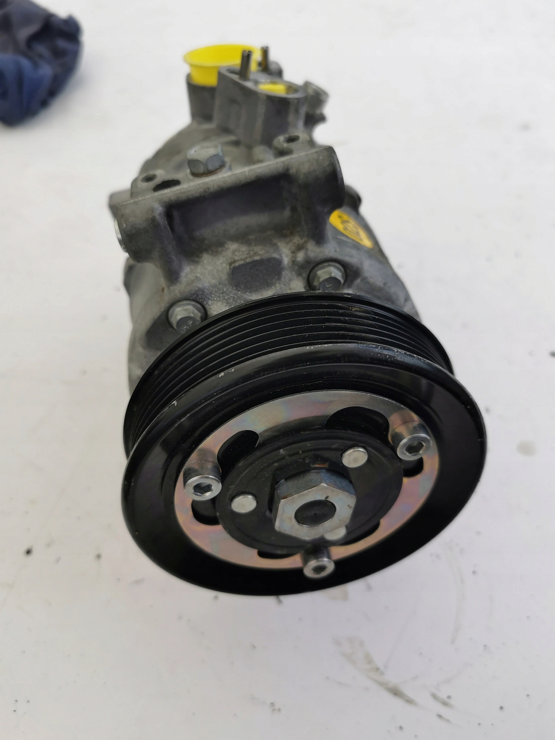 VW PASSAT 2.0TDI 5Q0816803D GE447150-7852 compressor;