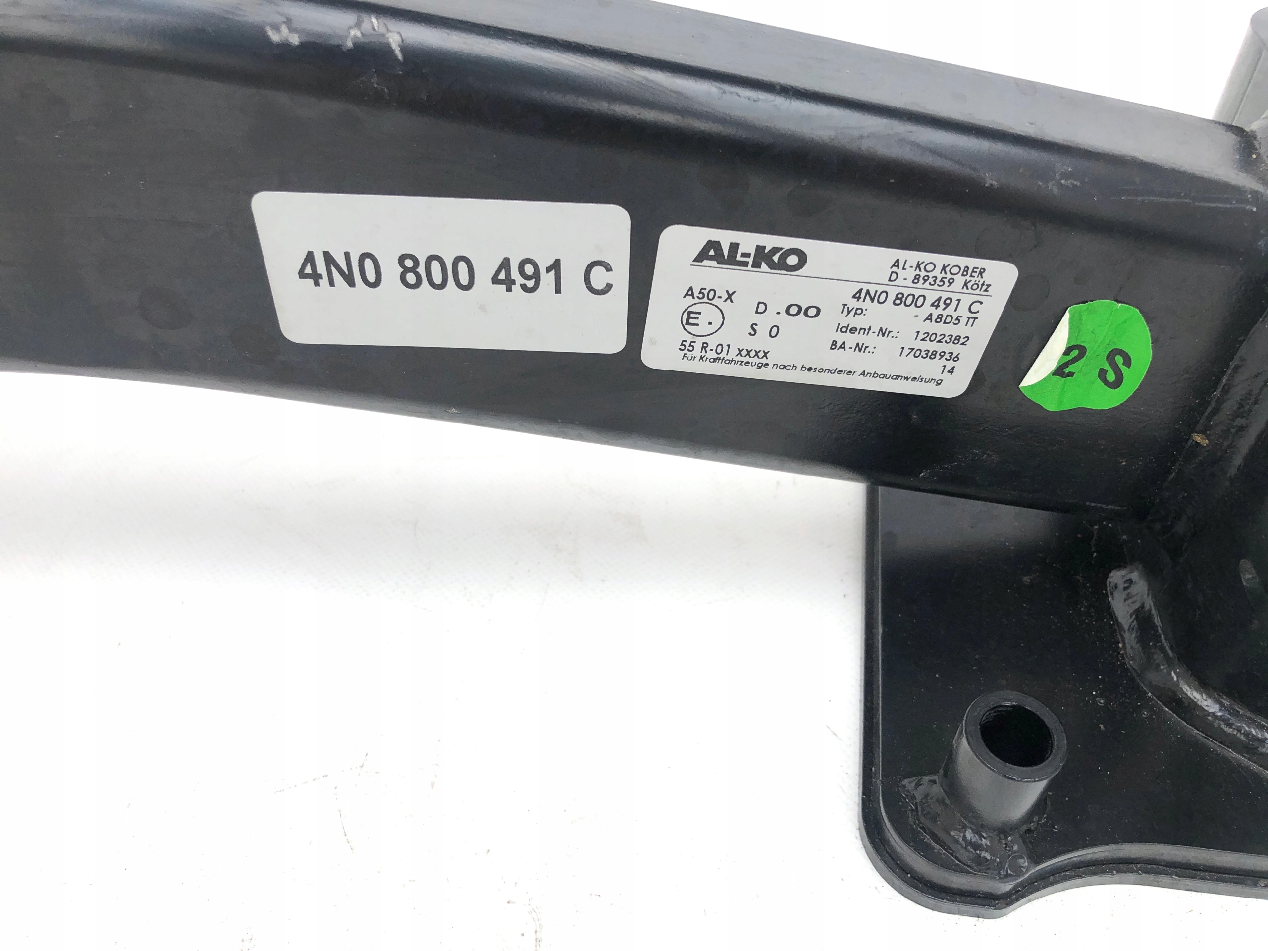 Hak holowniczy 4N0800491C AUDI A8 D5 4N Rodzaj kuli Brak informacji