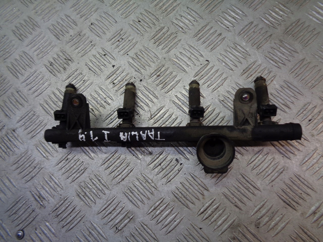 LISTWA WTRYSKOWA RENAULT THALIA I 1.4