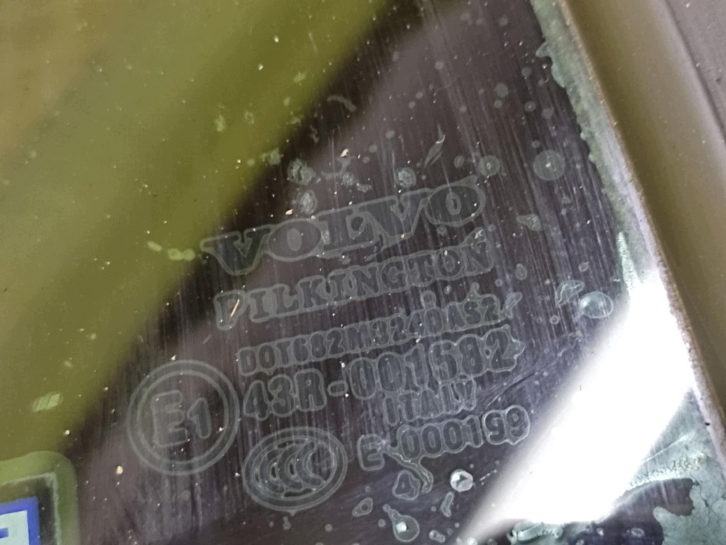 VOLVO XC 90 window door right rear part TROJKAT