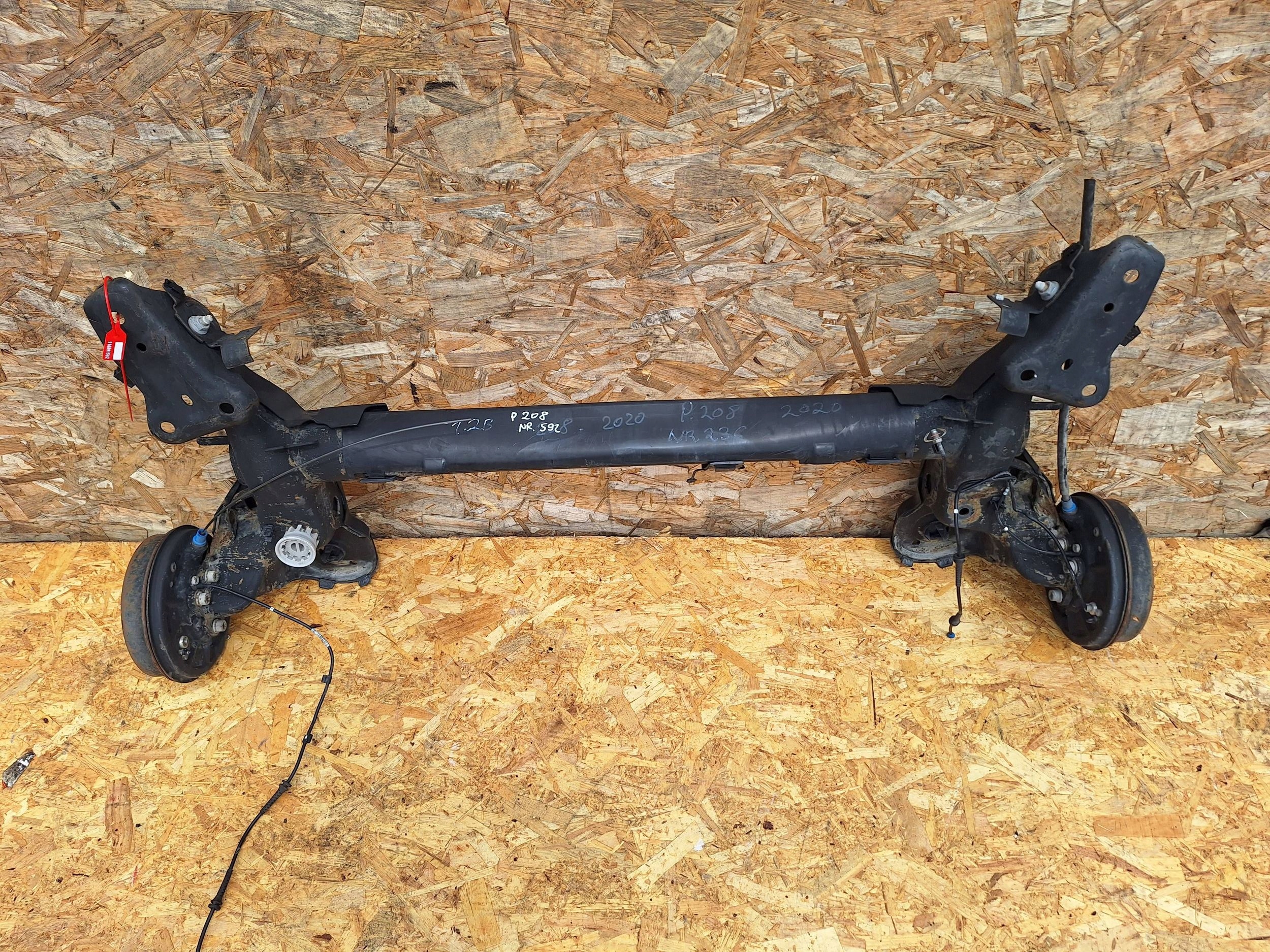 OŚ TYŁ BĘBNY PEUGEOT 208 II 19-