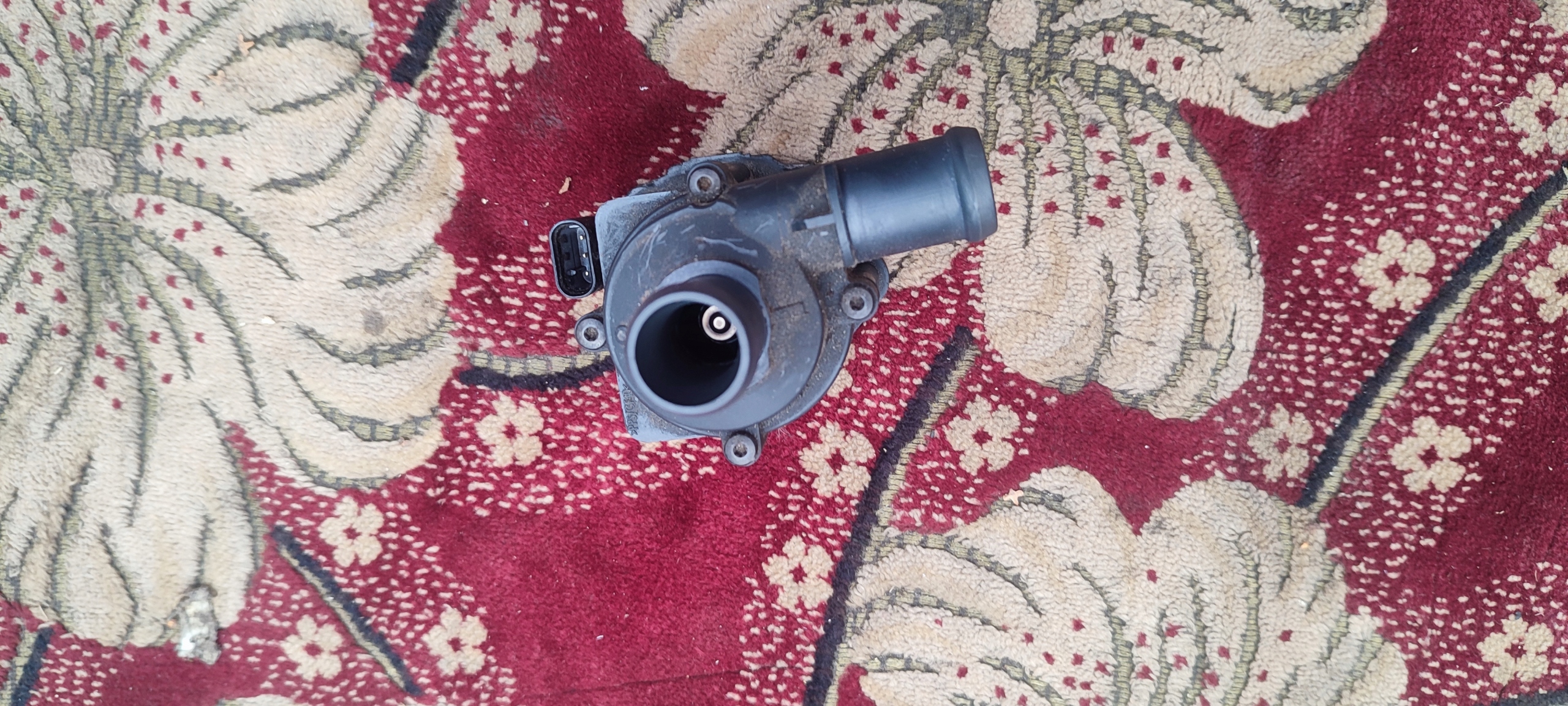 AUDI A4 B8 8K A5 8T 2.0 TDI CJC CJCA CGL dodatna pumpa vode 06H121601M
