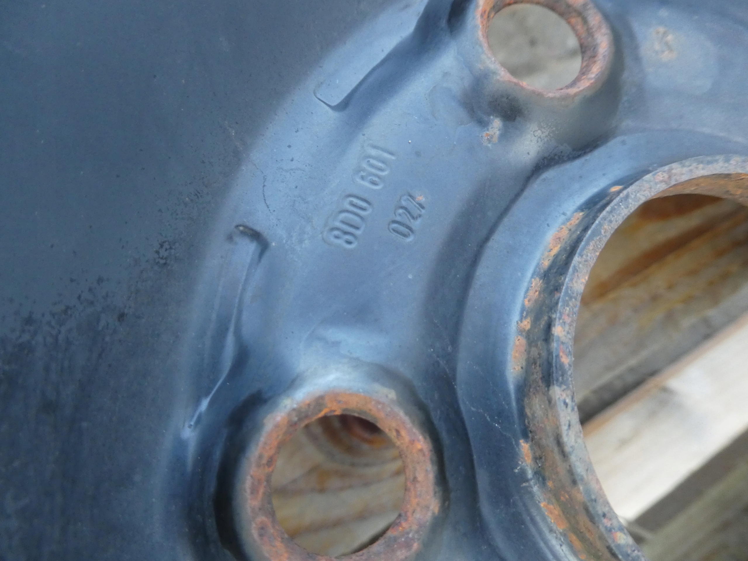 VW AUDI CERCHI Ferro 8D0601027