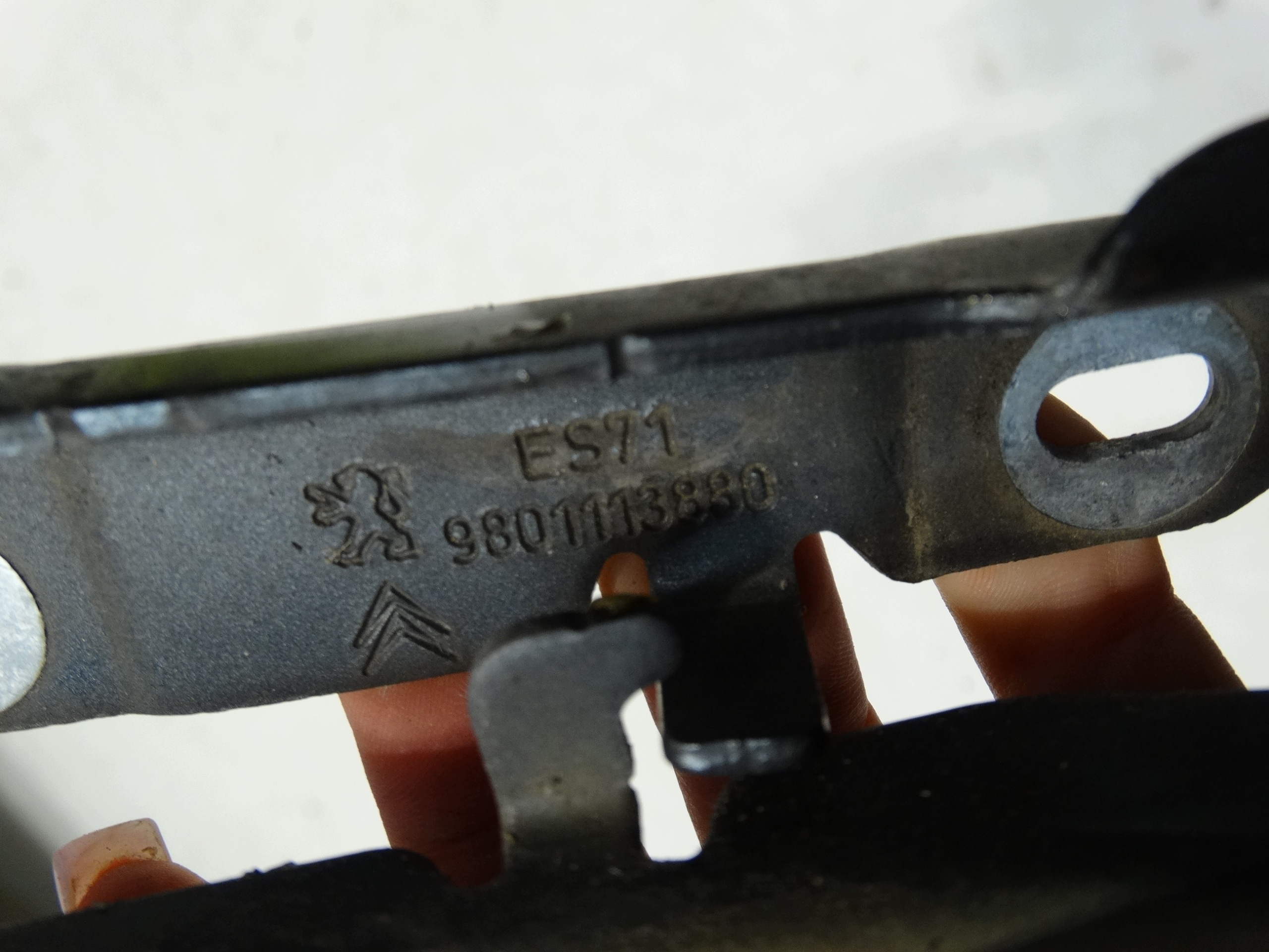 bonnet hinges left+right front CITROEN C4 CACTUS 9801113880,9801113980 KTPD