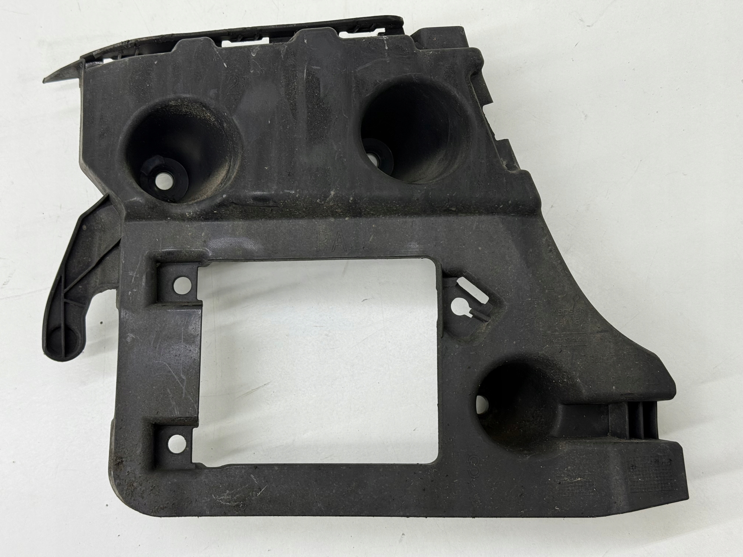 AUDI A6 C7 Berline Support Support plaque Pare choc Gauche Arrière Original