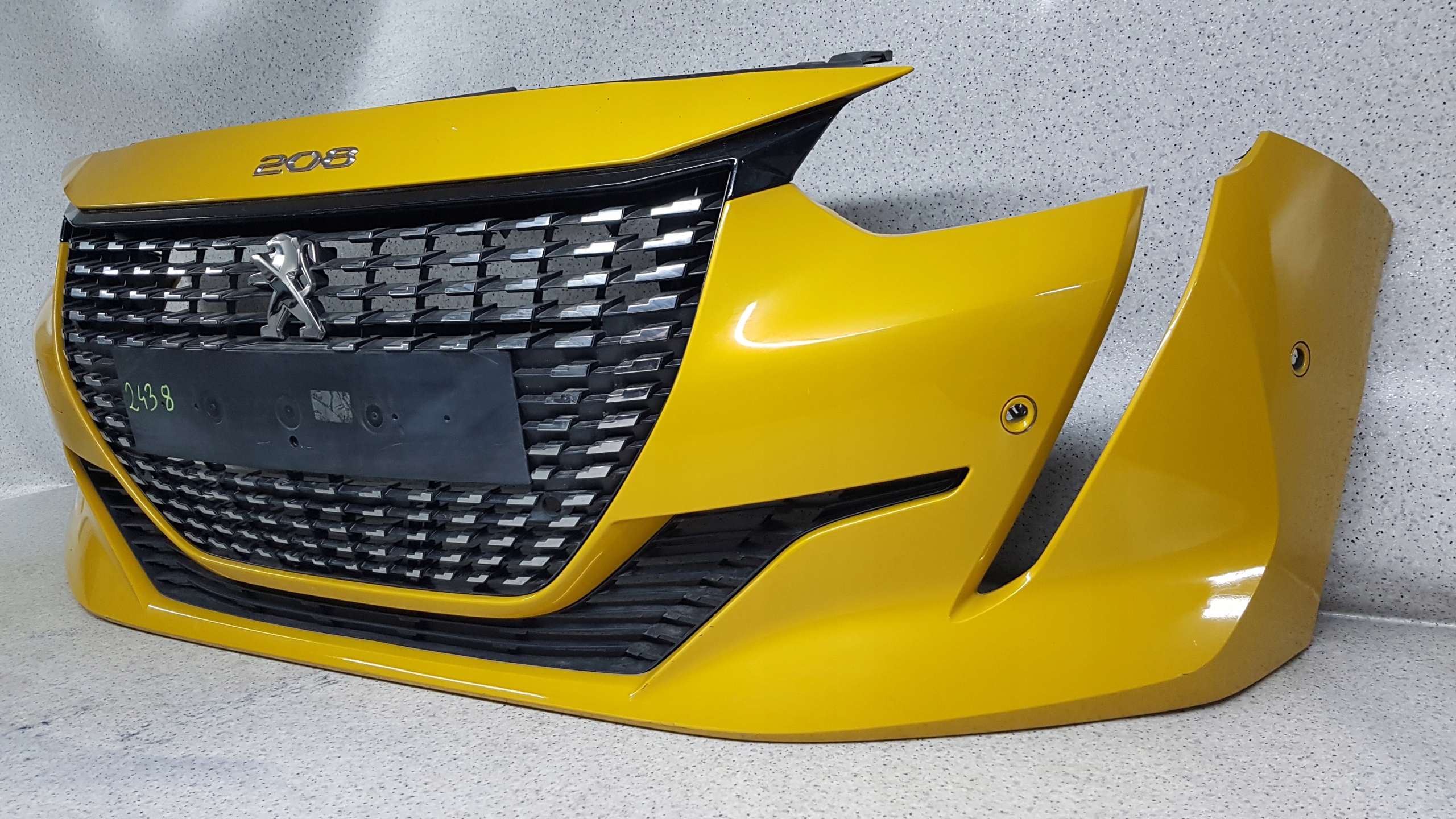 PEUGEOT 208 II 2019 - nárazník předek 2438