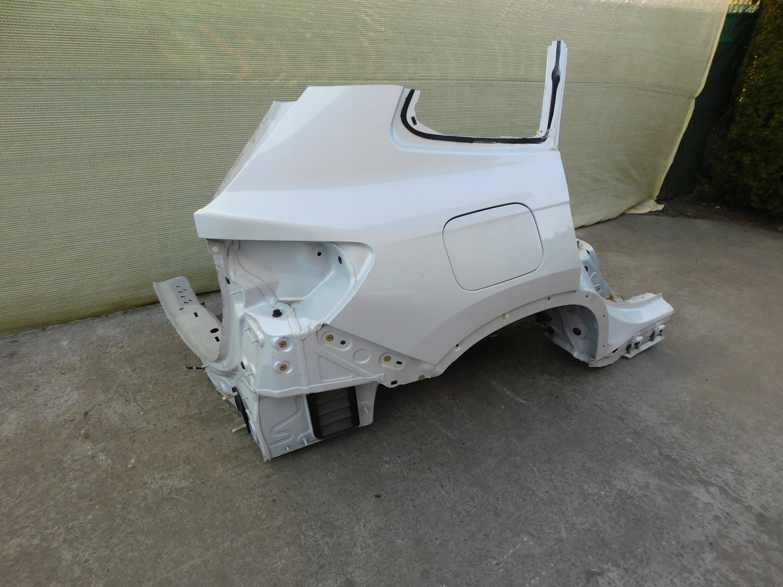 BMW X1 u11 quarter fender threshold sump right rear part rear panel BARDZO DOBRY A96