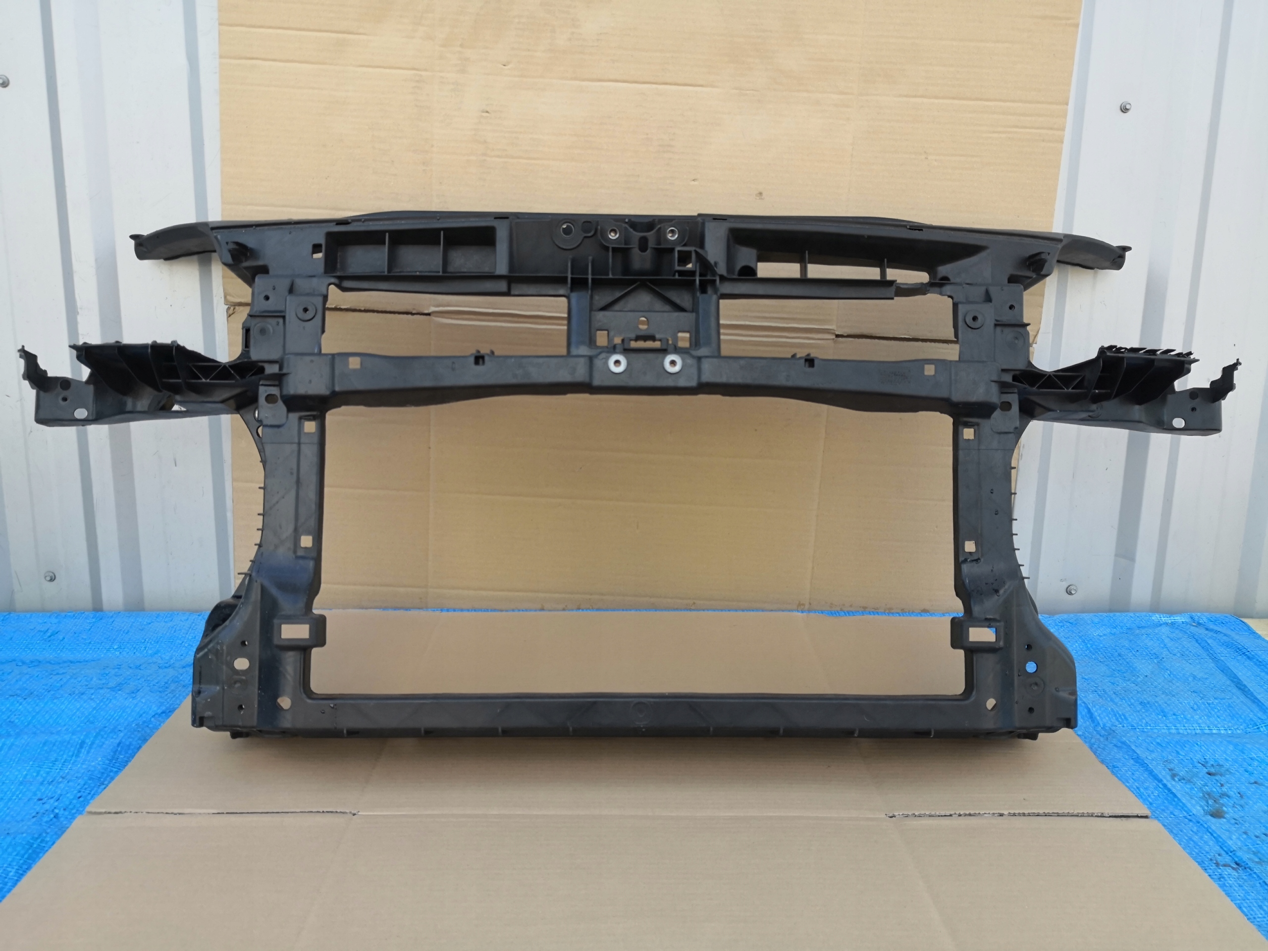 PAS PRZEDNI WZMOCNIENIE VW GOLF PLUS 5M0 Typ samochodu Samochody osobowe