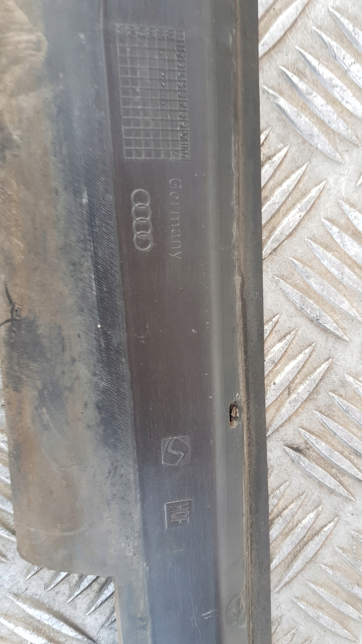 AUDI A4 B6 B7 luftansaugkanal 8E0121292