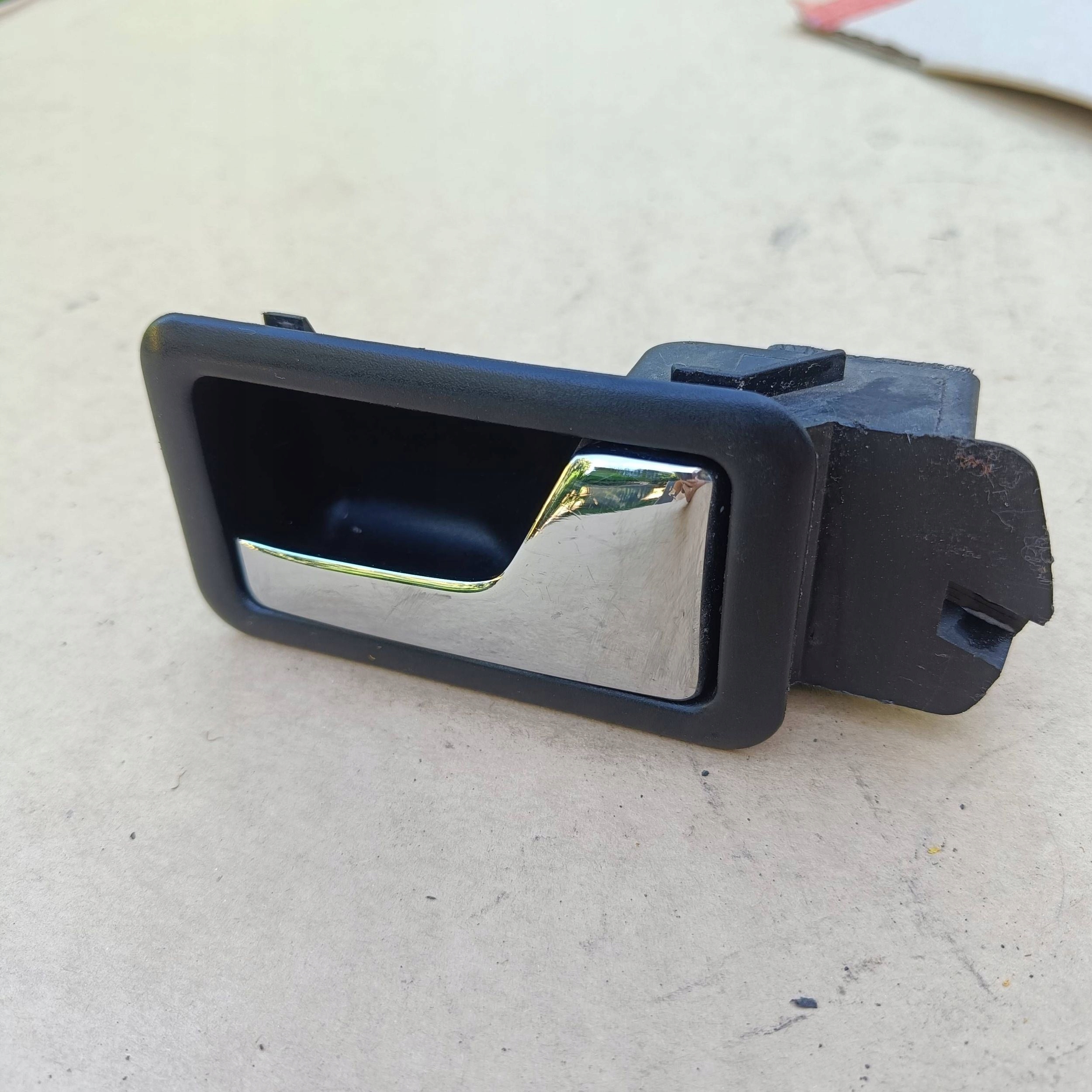 Audi 80 90 S2 B4 1992 front side right handle inner door przednich