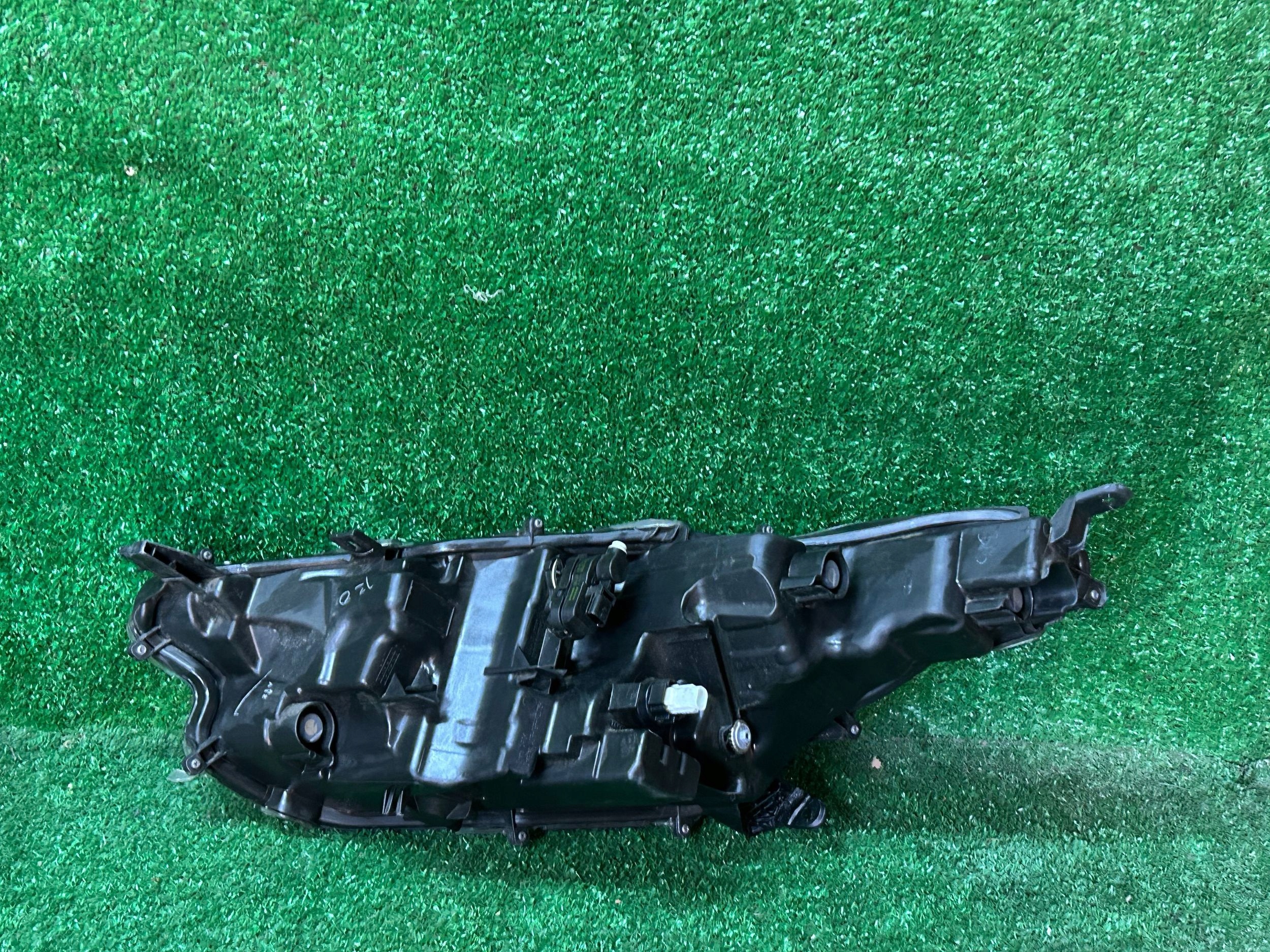 REFLEKTOR right TOYOTA YARIS IV FULL LED nr:115