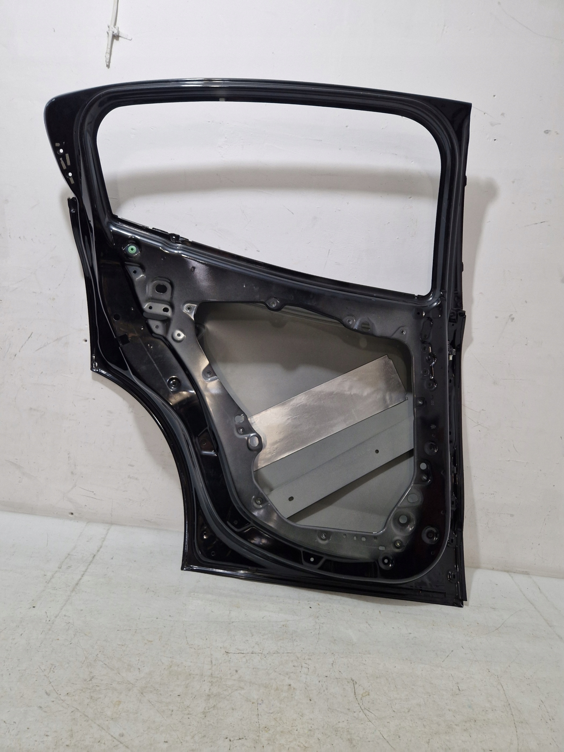 MASERATI GRECALE door rear. left rear part