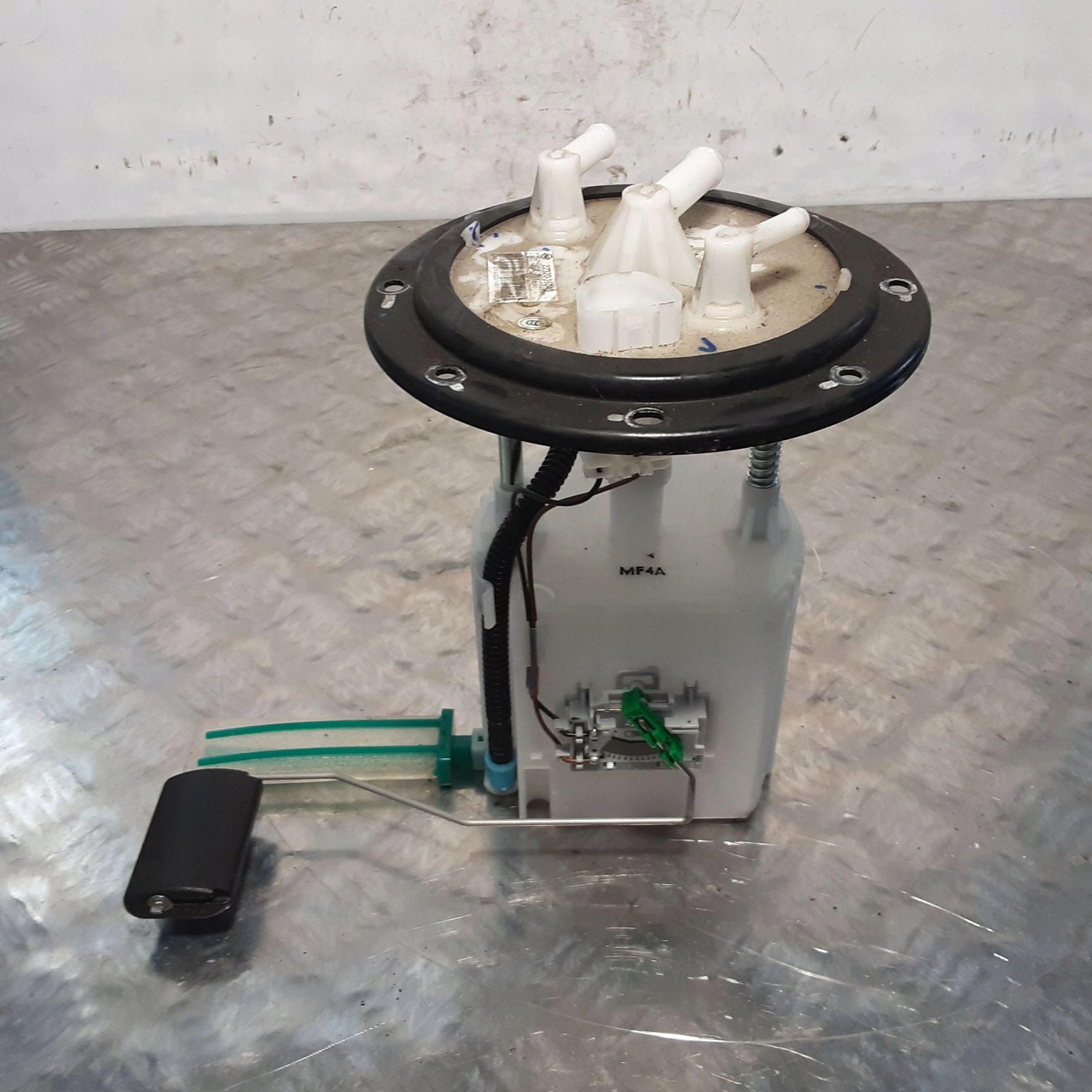 2019 REXTON датчик уровня топлива 2232036040