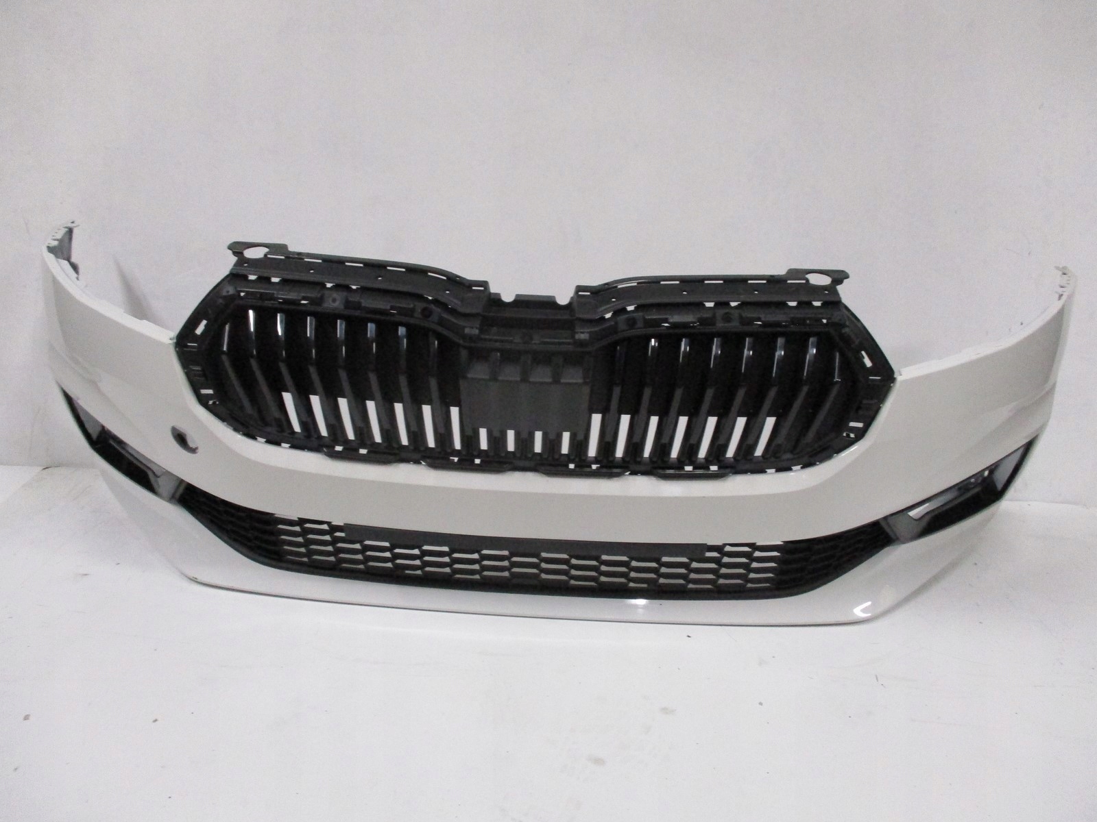 bumper front Skoda Fabia 21R below RADAR