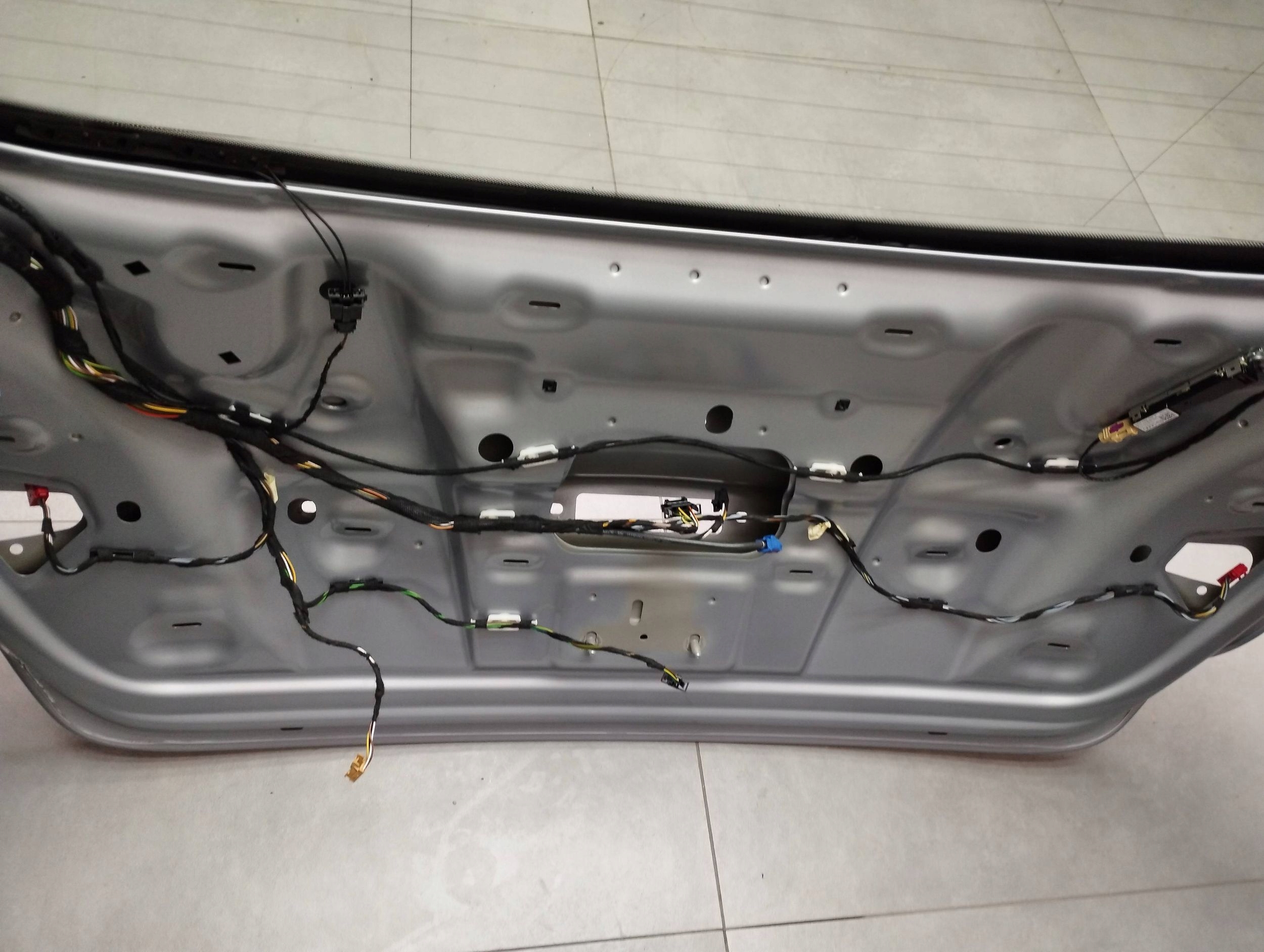 Audi A7 4G 2016 boot door window LZ7G