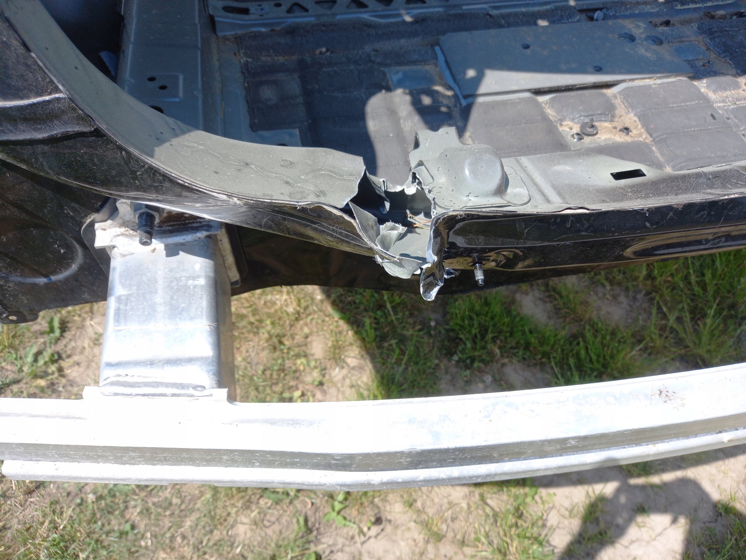 BMW 2 F44 TYLNY PAS WZMOCNIENIE WANNA ĆWIARTKA BAGAŻNIK Producent części BMW OE