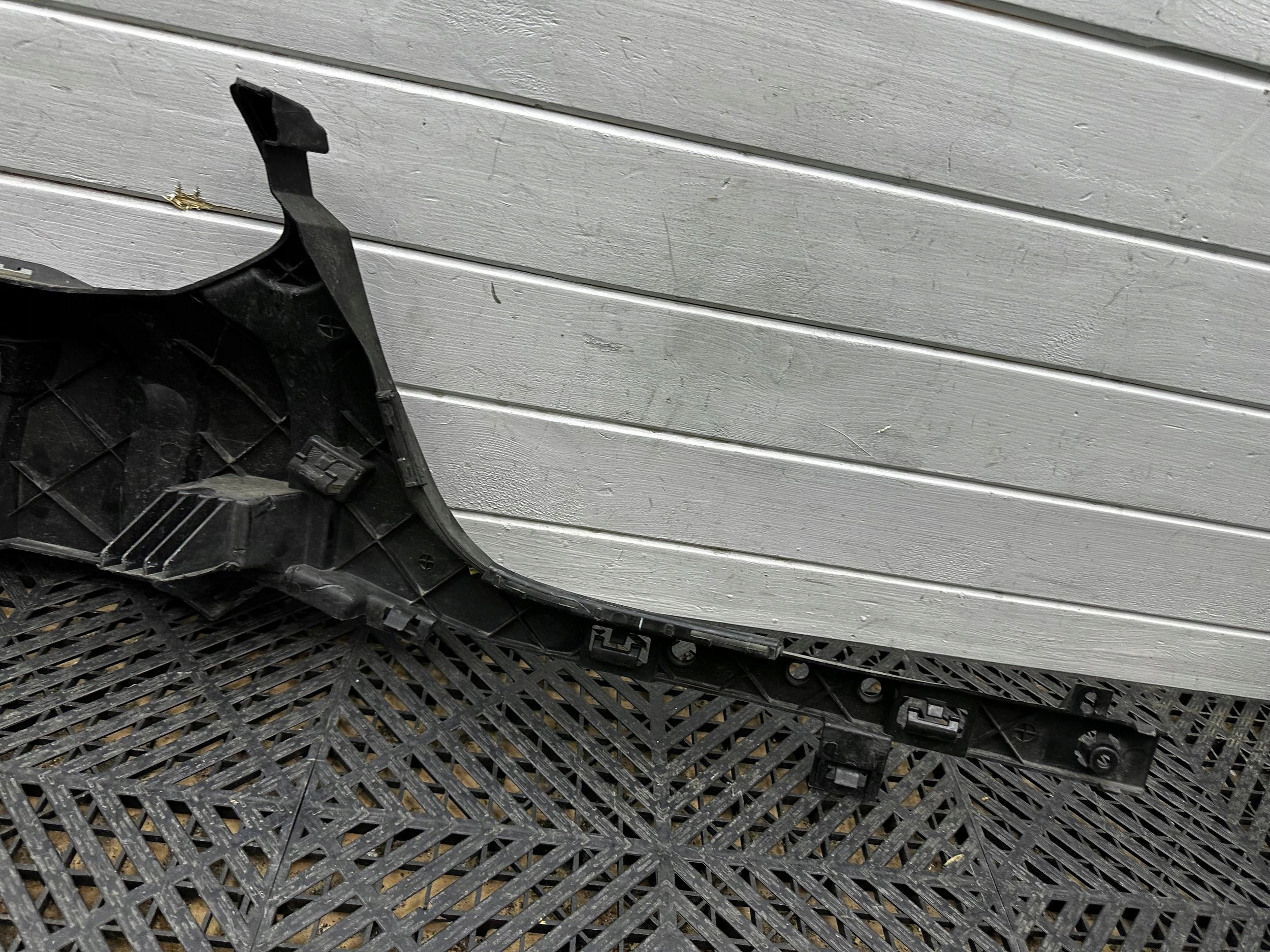 bumper bracket of the front BMW X3 G01 8081895