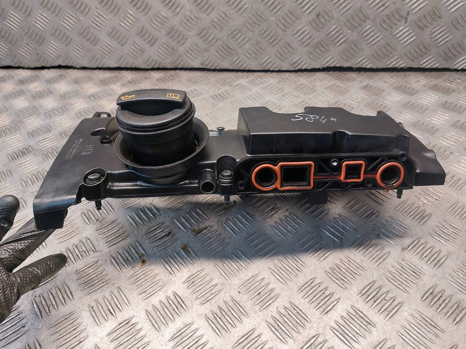 Abdeckung der Ventile VOLKSWAGEN GOLF V 2.0 FSI 06F103469F 06C103485T