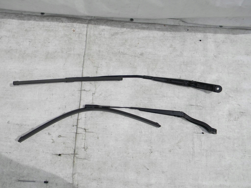 IDEALNE KPL.BRACCI TERGICRISTALLO AUDI Q7 4M 1
