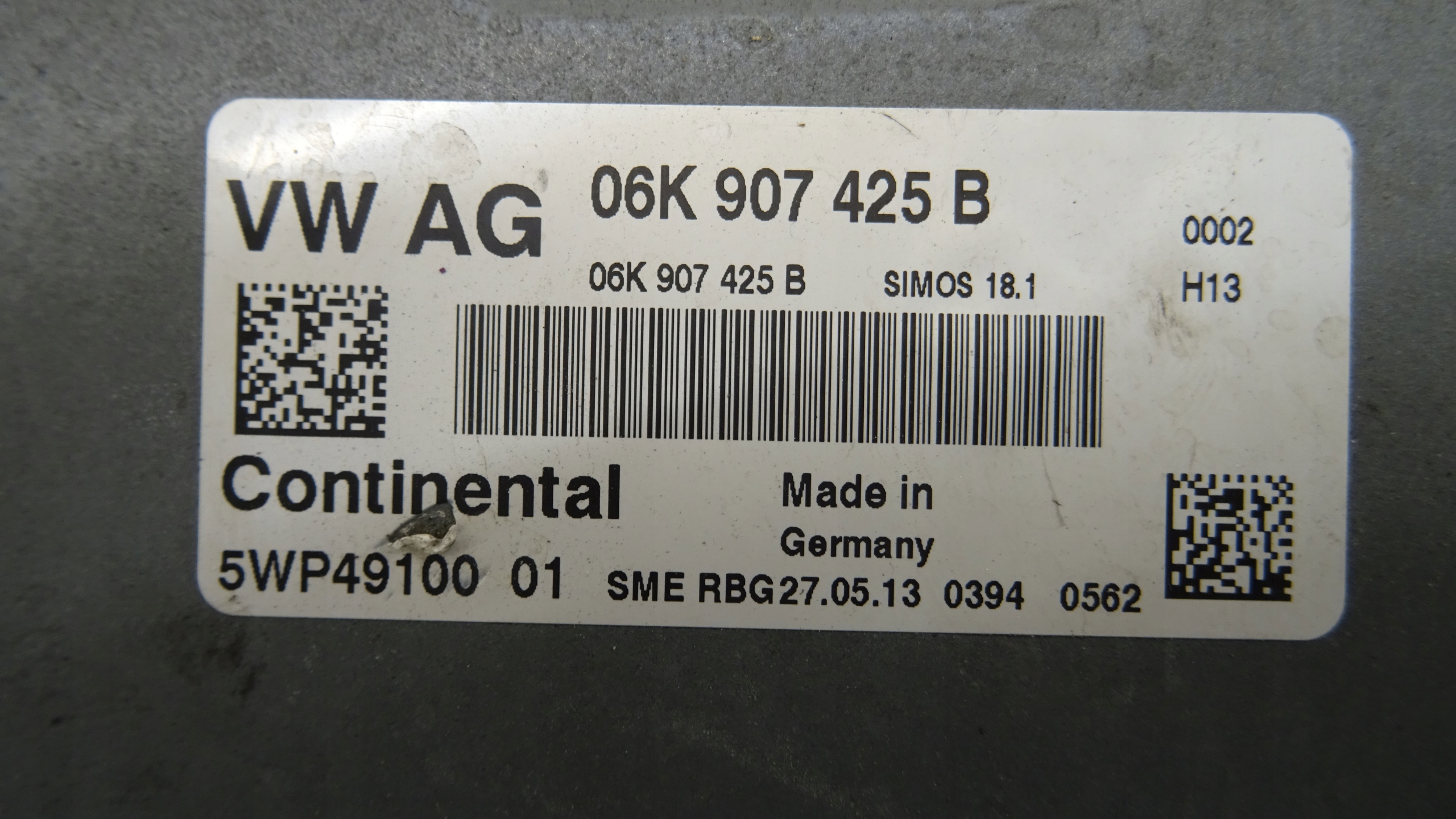 control unit of the engine GOLF VII PASSAT B8 06K907425B
