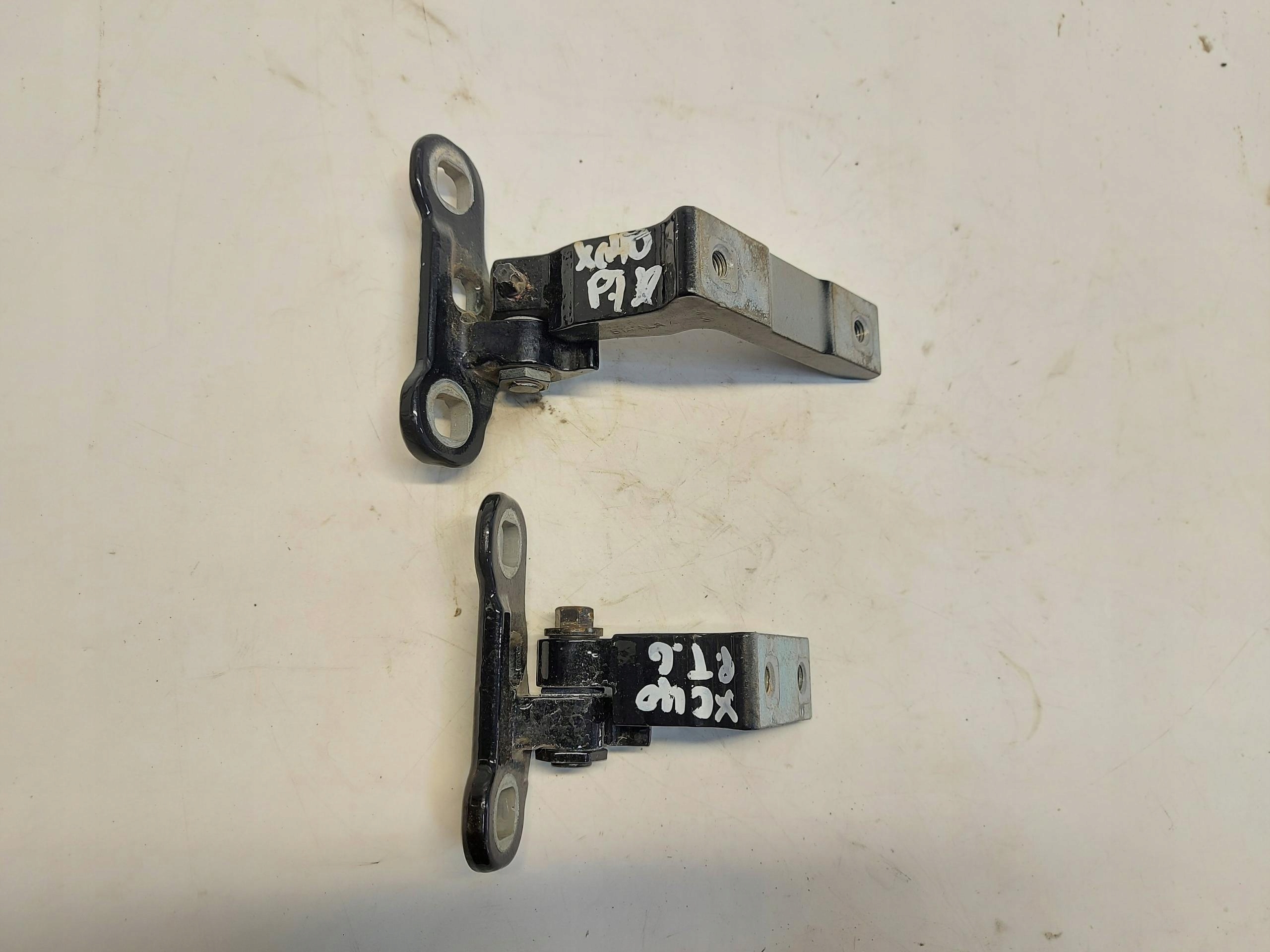 VOLVO XC40 D3 hinge door rear part right gora dol komplet