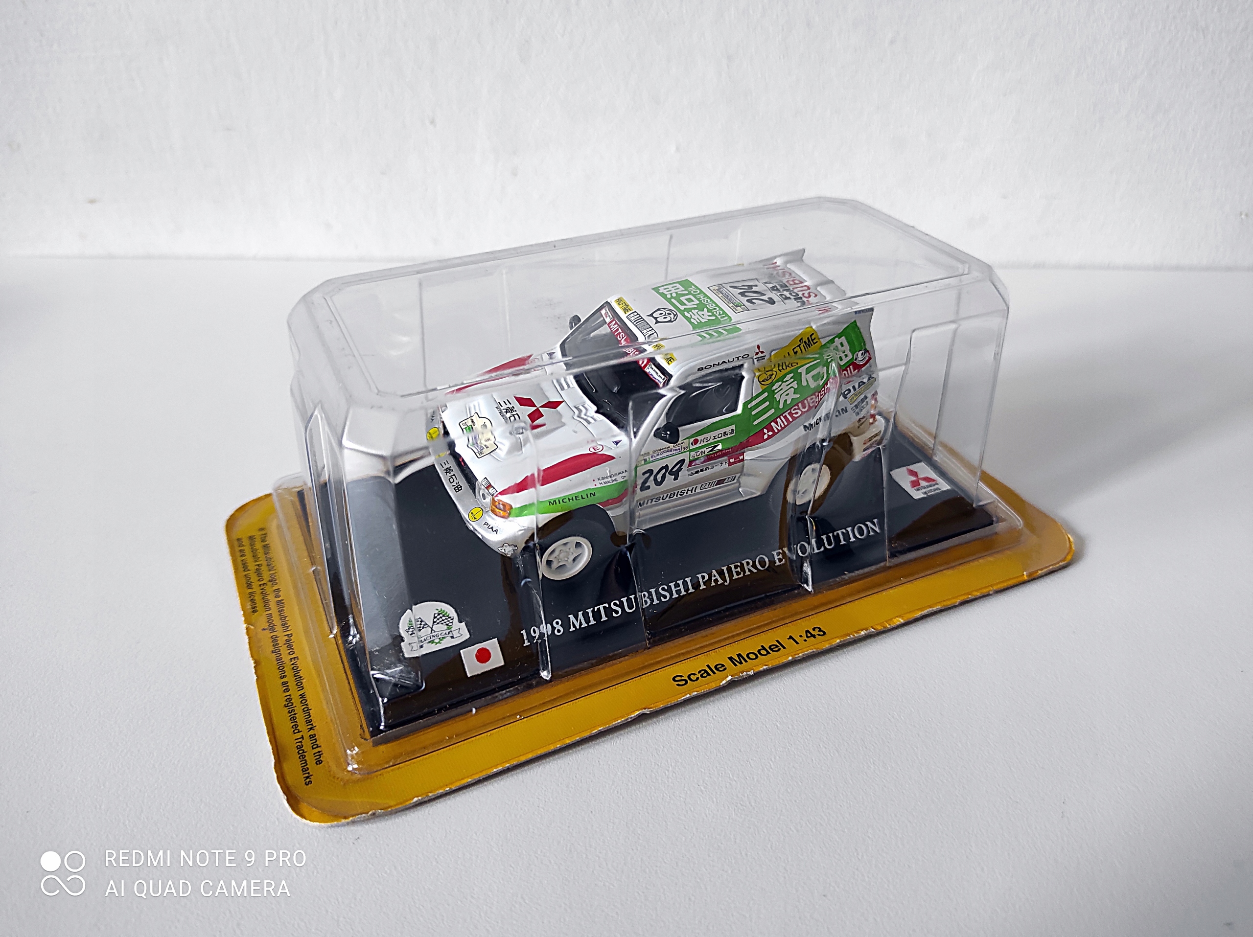 Mitsubishi Pajero 4X4 1998r Dakar 1:43 Rally Car