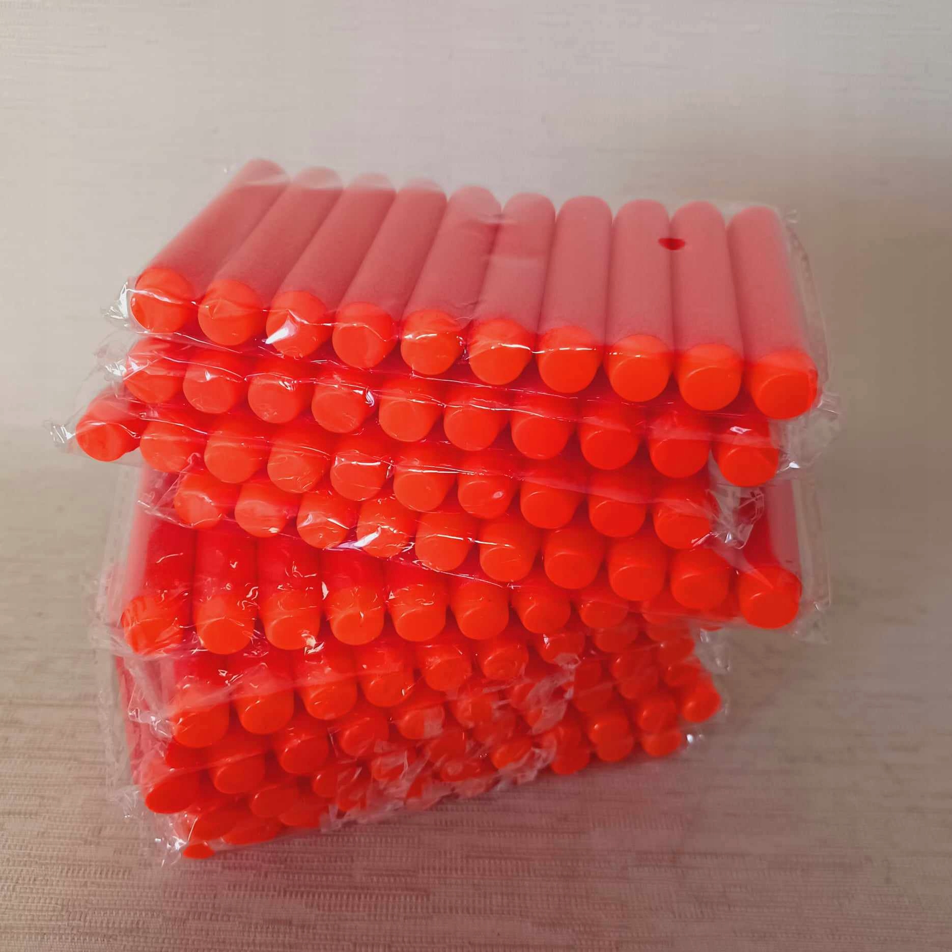 Strzałki do wyrzutni NERF czerwone 100 sztuk Marka bez marki