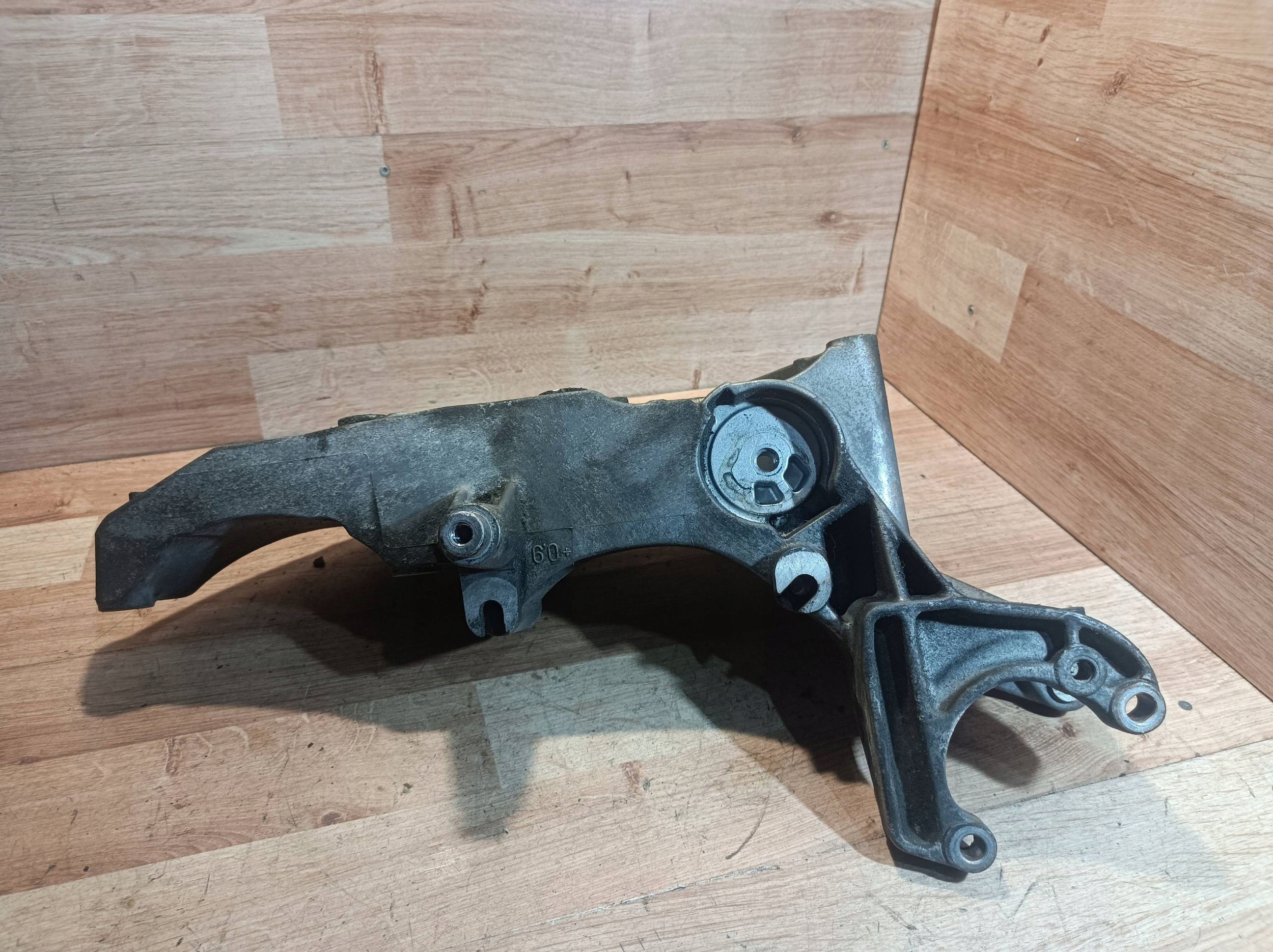 Halter alternatora Renault Laguna II 1.9 DCI 8200183234