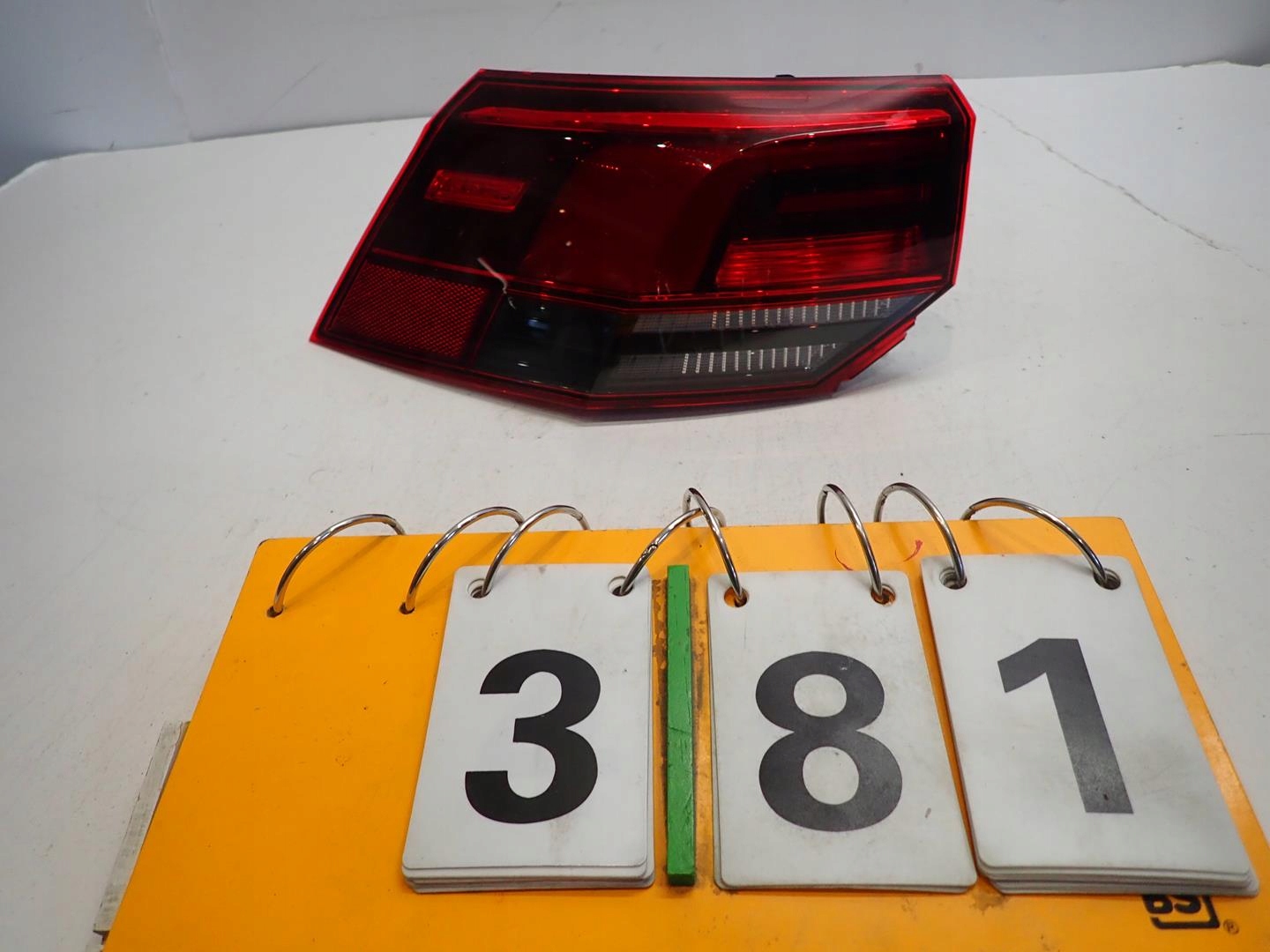 light rear part rear left VW GOLF VIII HB 2020- 5H0945095B