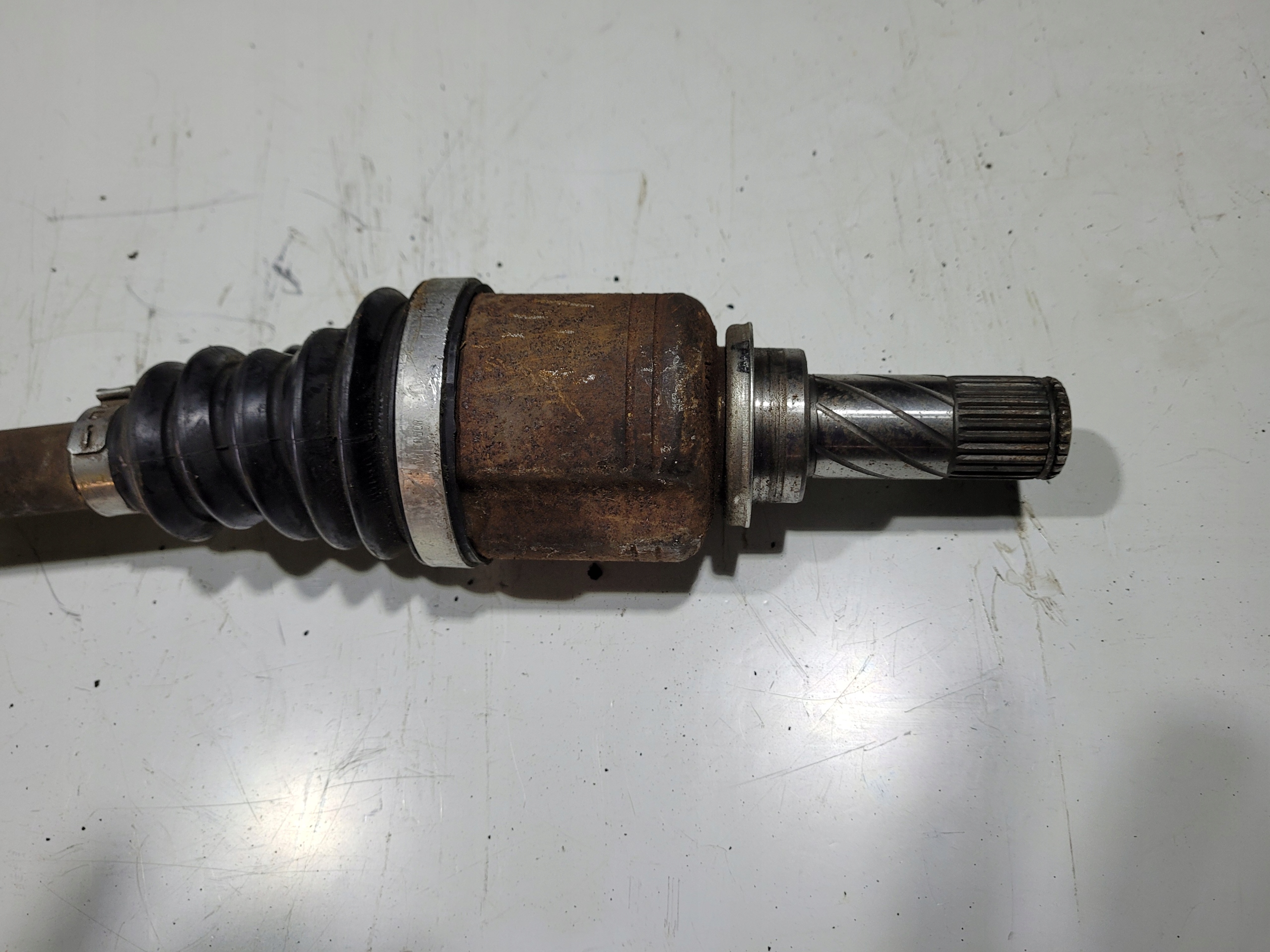 semi-axis left short. RENAULT CLIO IV 4 1.5DCI