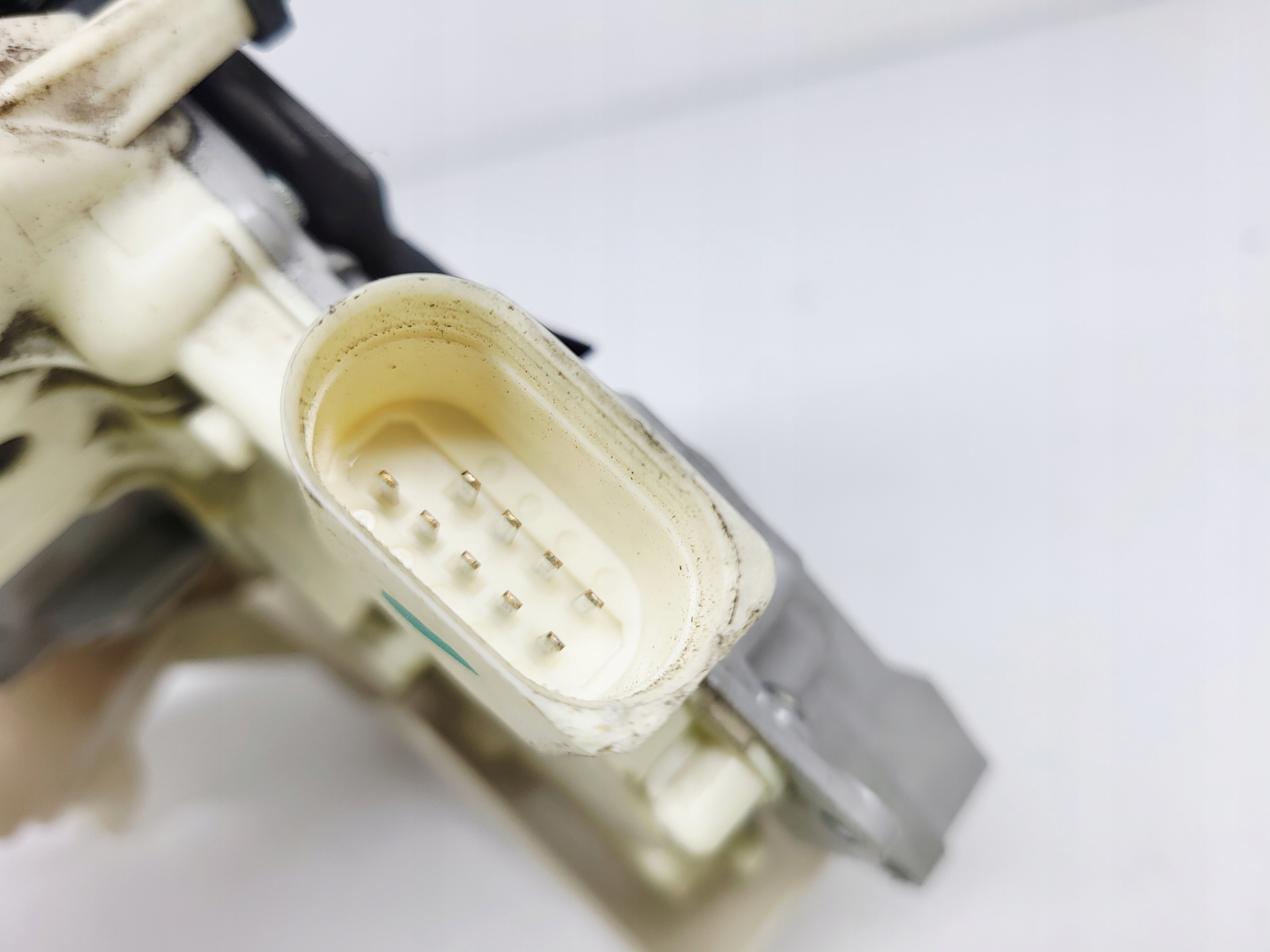 lock door left front AUDI A4 B8 8J1837015A europa sedan