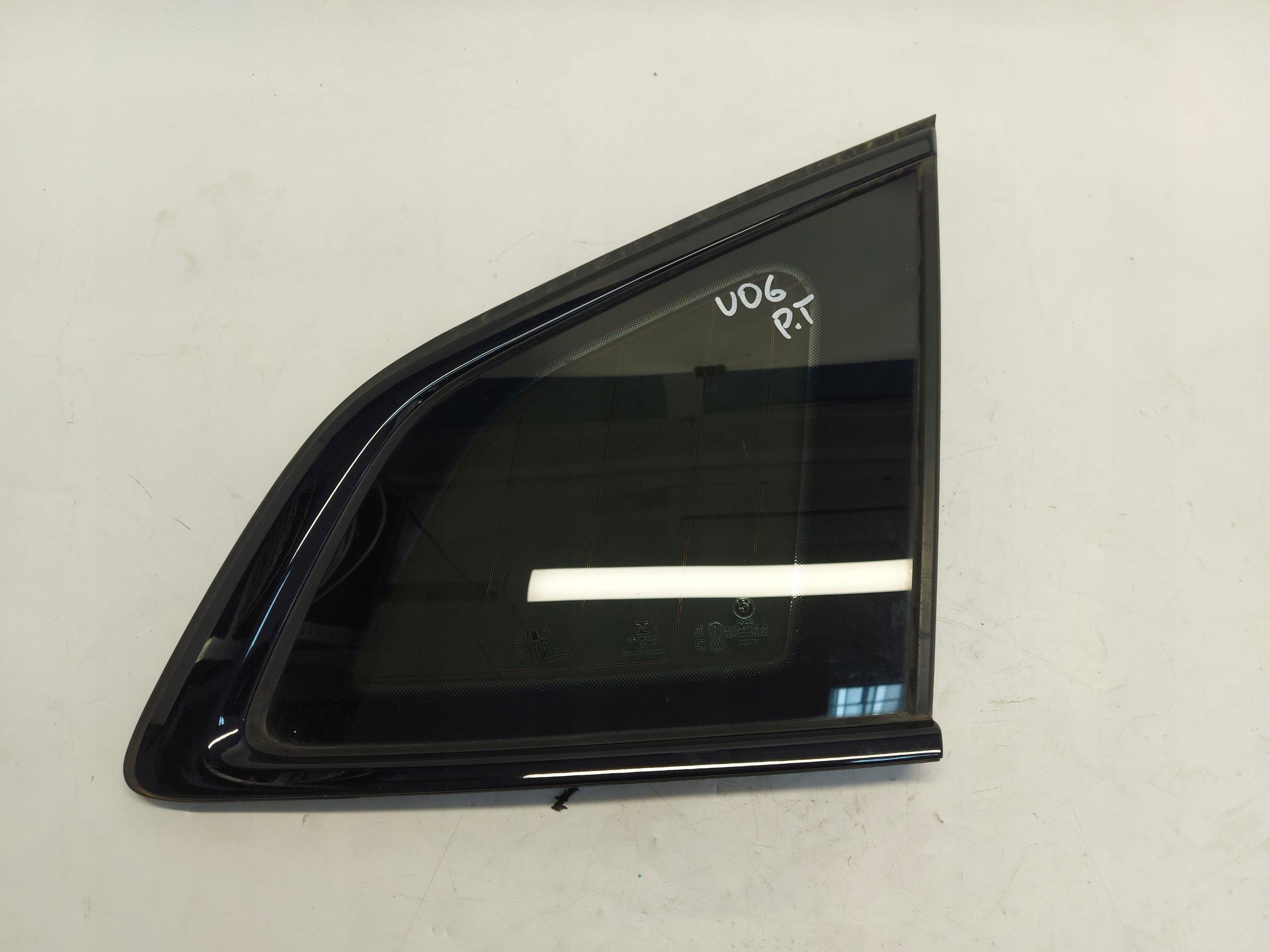 BMW U06 200i window rear part right 2021 AS2 9882972