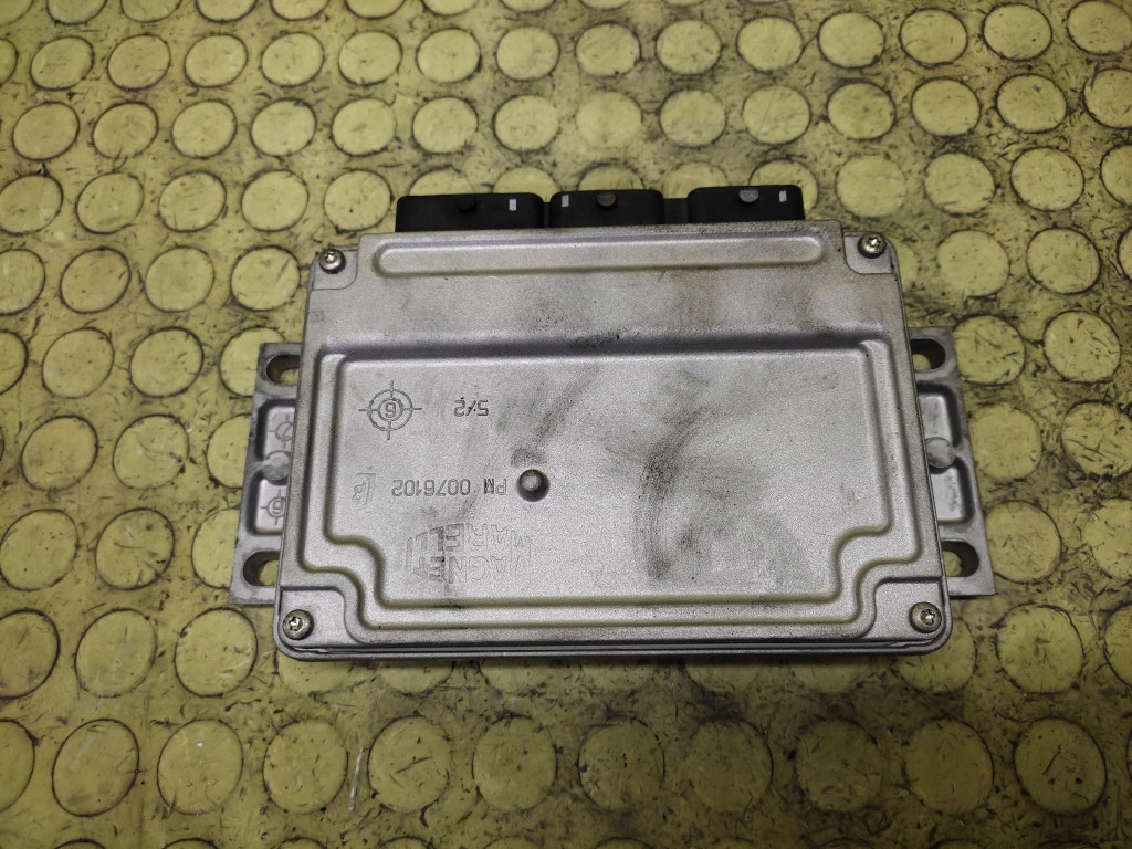 PEUGEOT 407 control unit of the engine 9663095780
