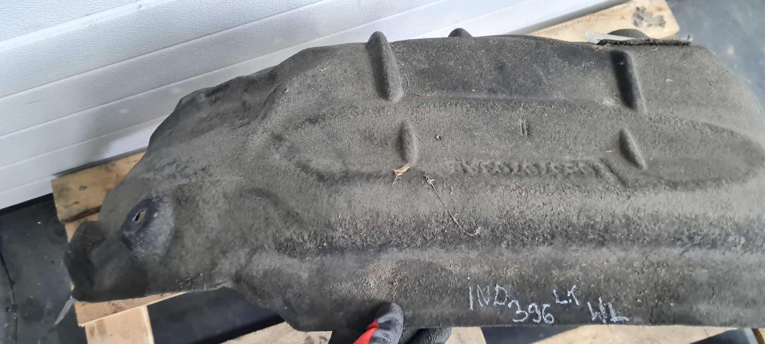 Jeep Grand Cherokee WL 2022 mudguard left left rear part rear. P68376703AE