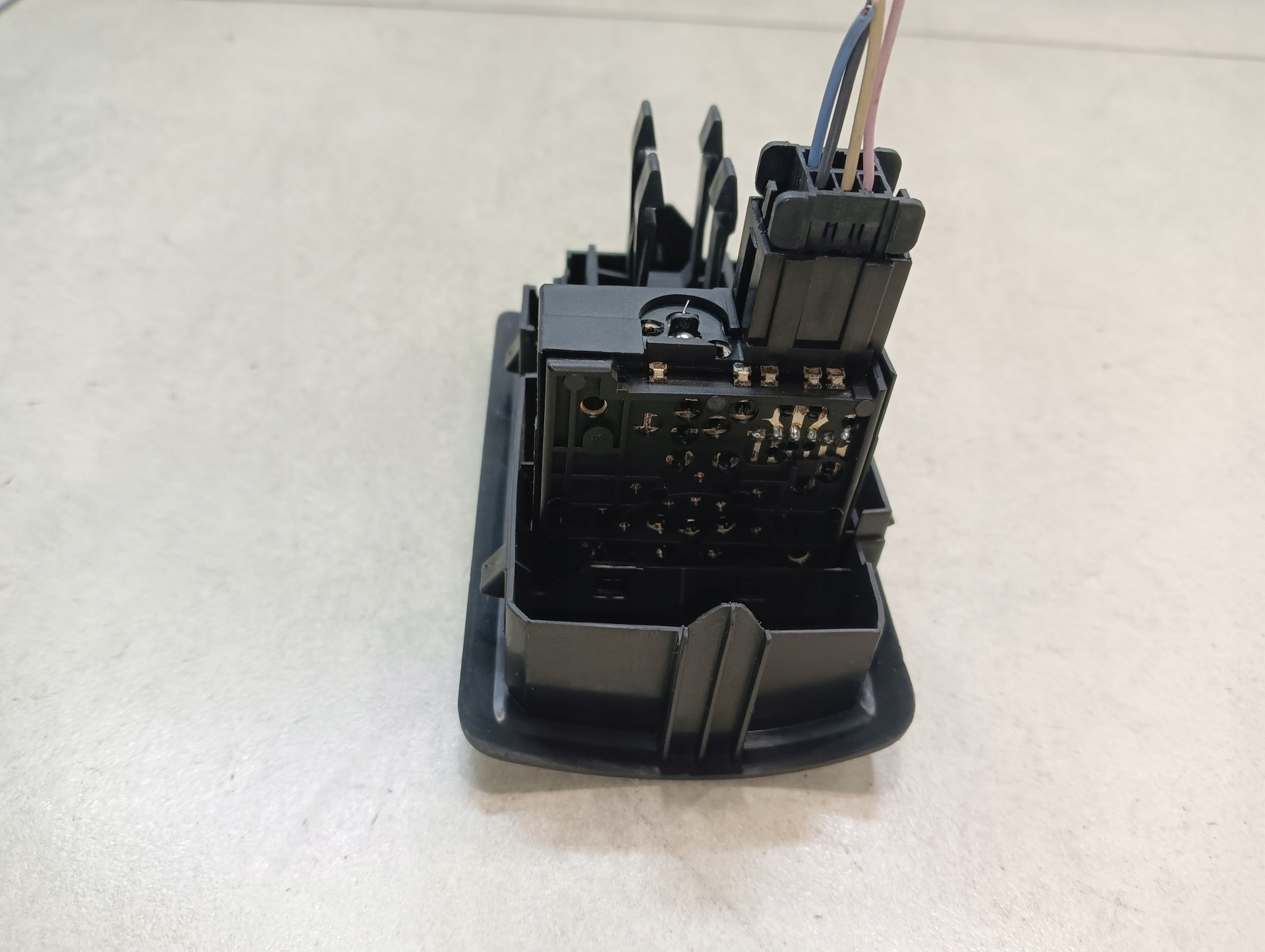 REGULATOR luci RENAULT CLIO III 1.2 8200379685