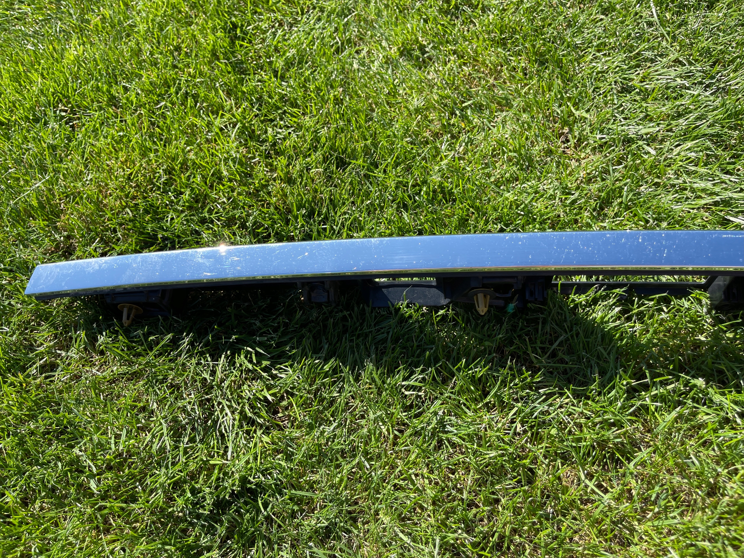 MERCEDES W204 KOMBI BLENDA LISTWA CHROM KLAPY BAGAŻNIKA TYŁ A2047400593 Numer katalogowy części A2047400593 OE