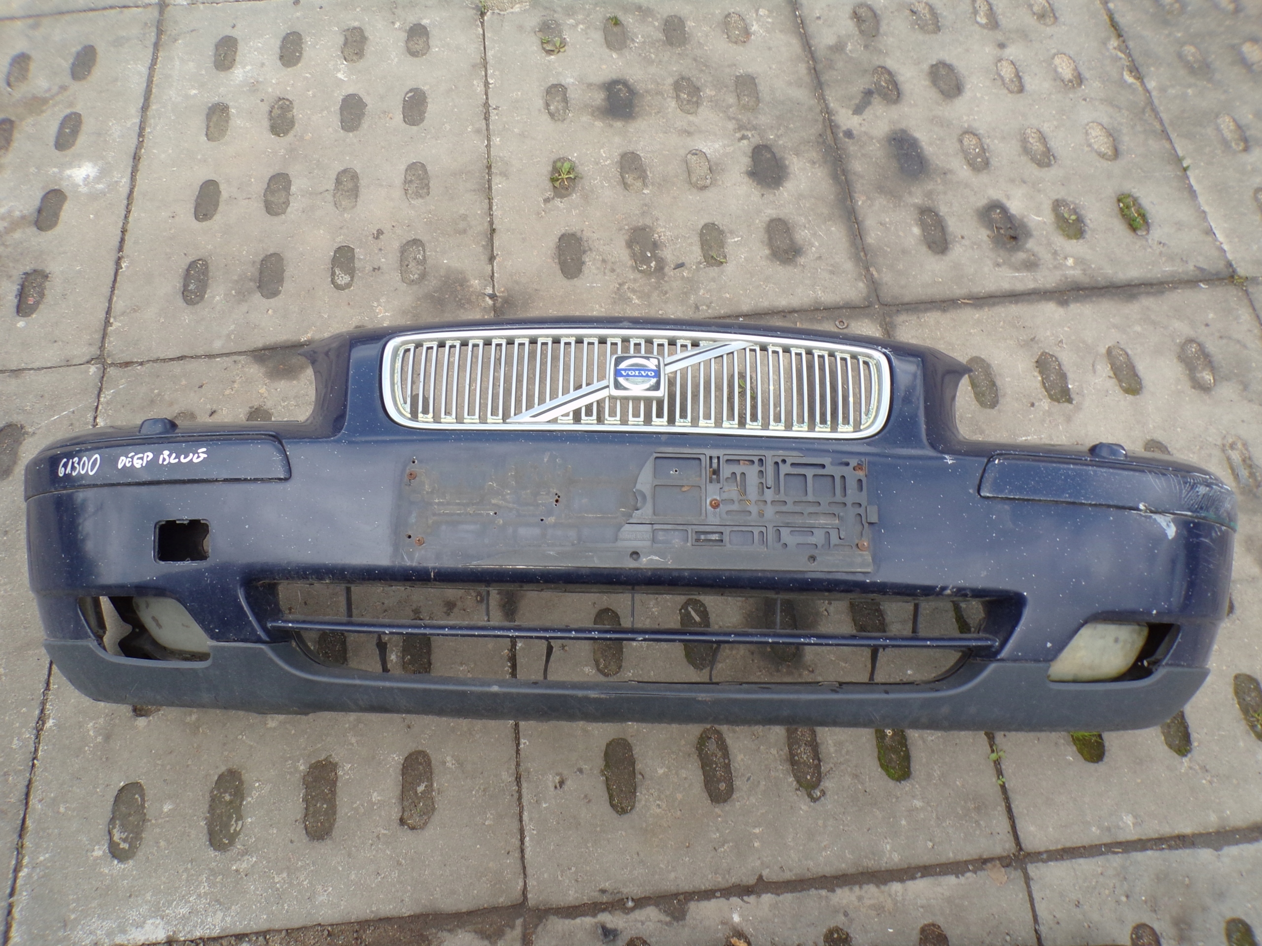 Frontstoßstange vorne VOLVO V70 II Farbe 61300 DEEP BLUE Spritzdüse
